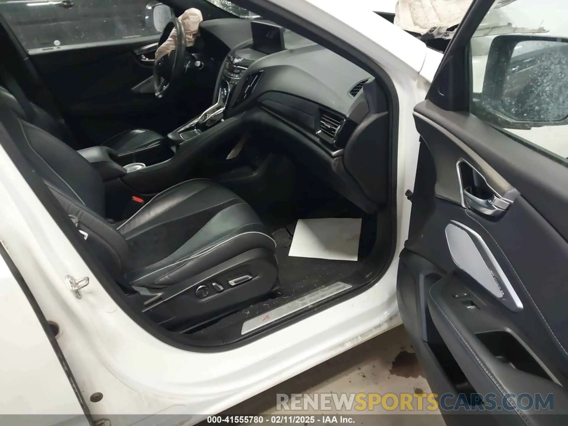5 Photograph of a damaged car 5J8TC2H64KL800117 ACURA RDX 2019