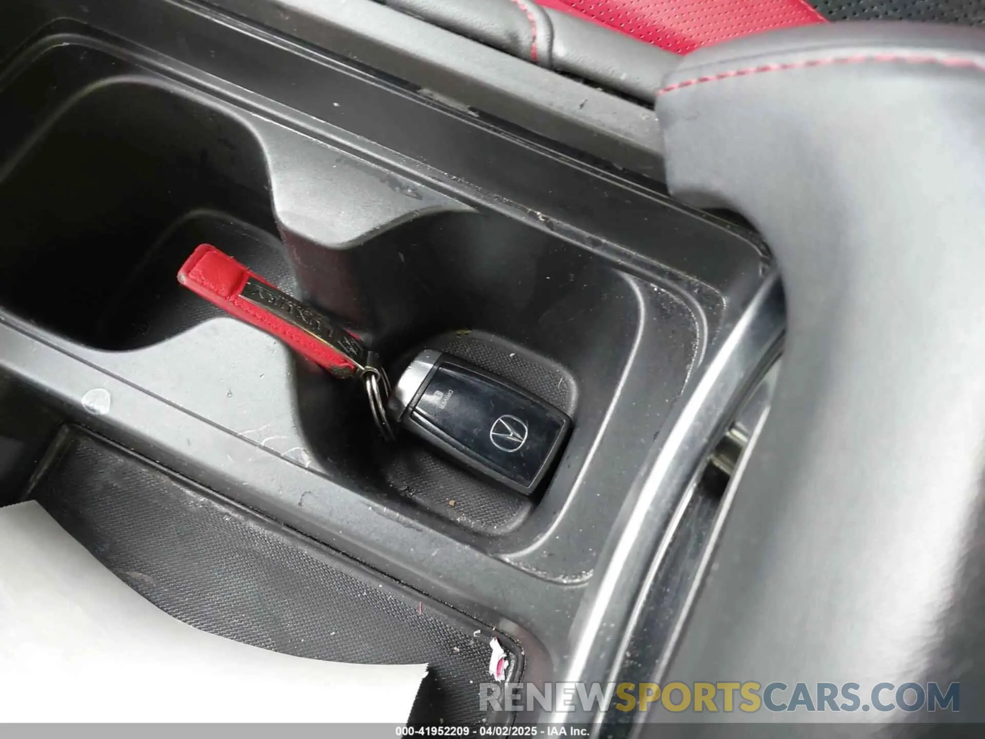 11 Photograph of a damaged car 5J8TC2H66KL010558 ACURA RDX 2019