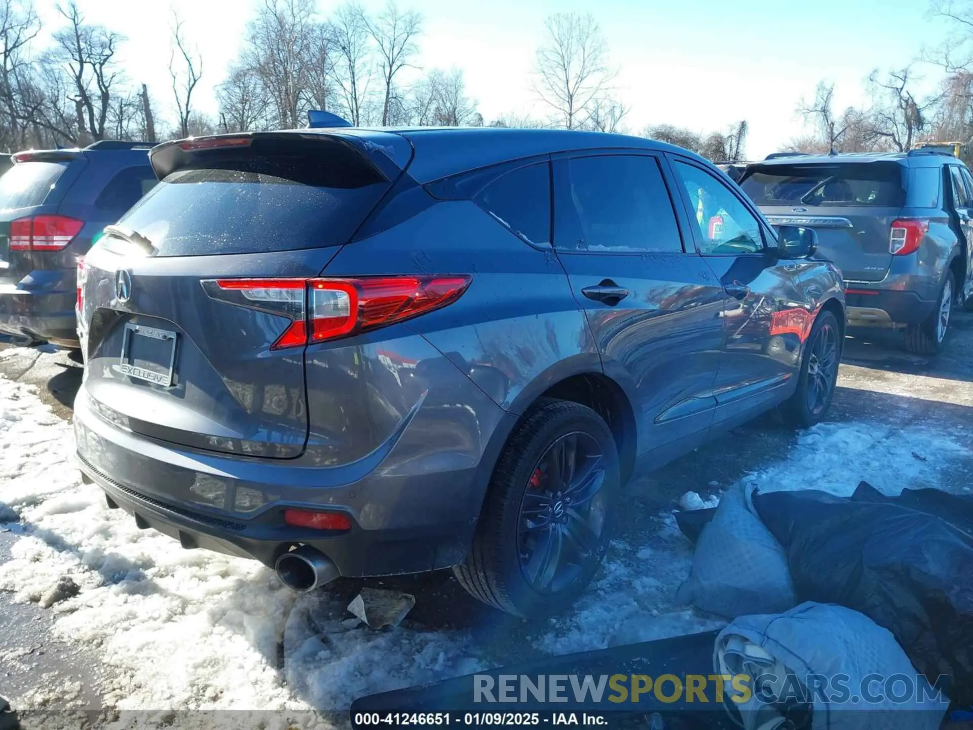 4 Photograph of a damaged car 5J8TC2H66KL028493 ACURA RDX 2019