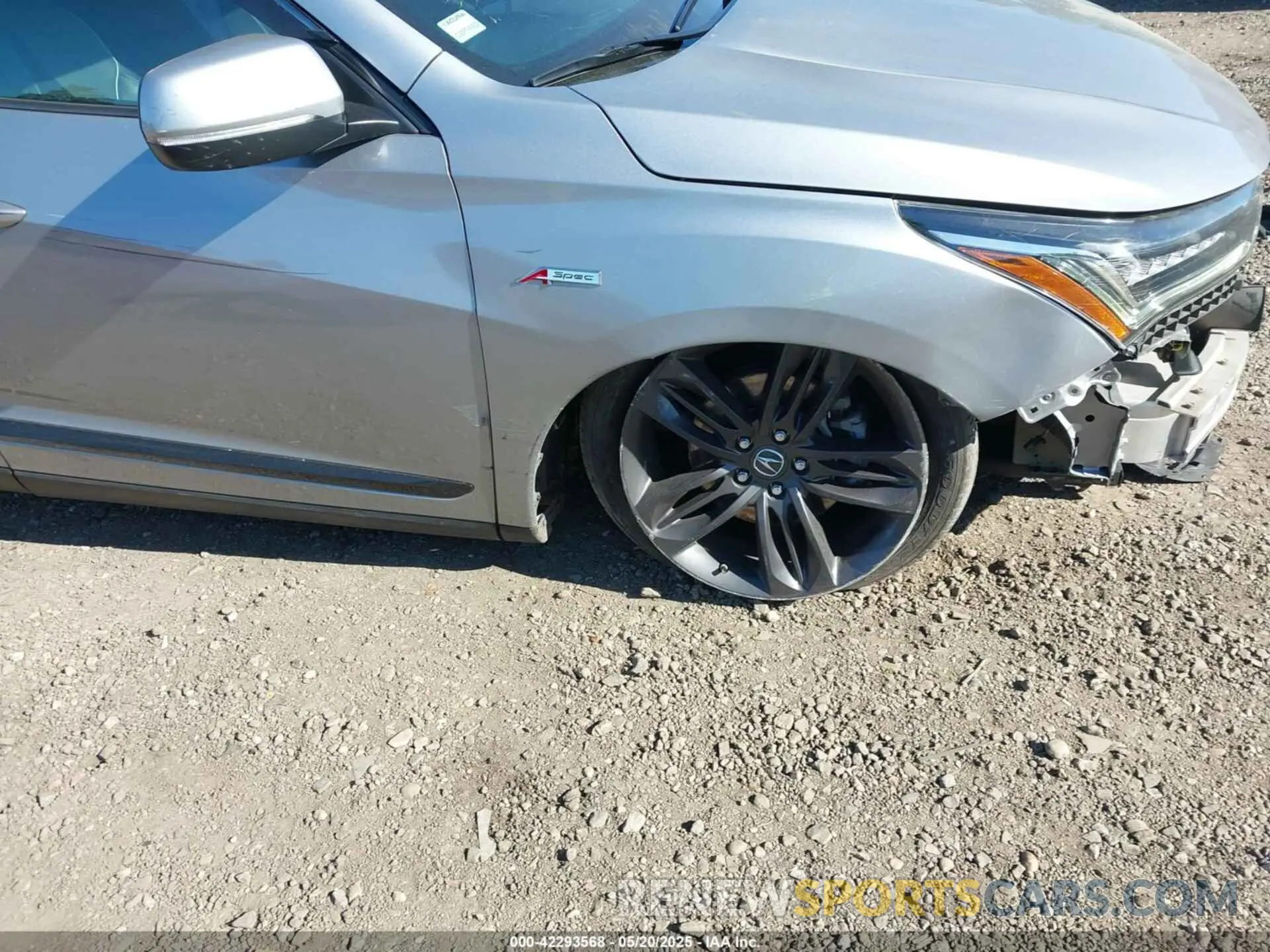 17 Photograph of a damaged car 5J8TC2H66KL034326 ACURA RDX 2019