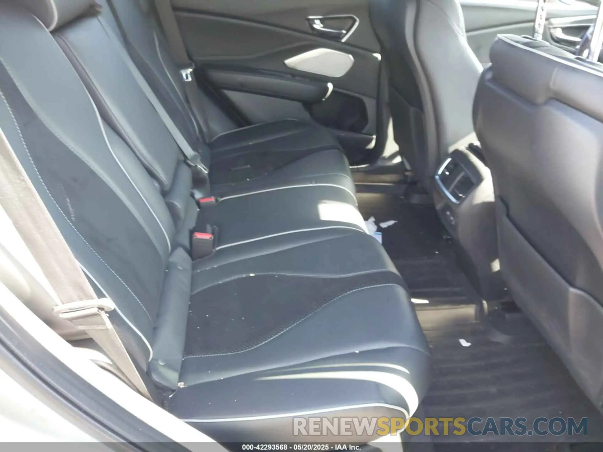 8 Photograph of a damaged car 5J8TC2H66KL034326 ACURA RDX 2019