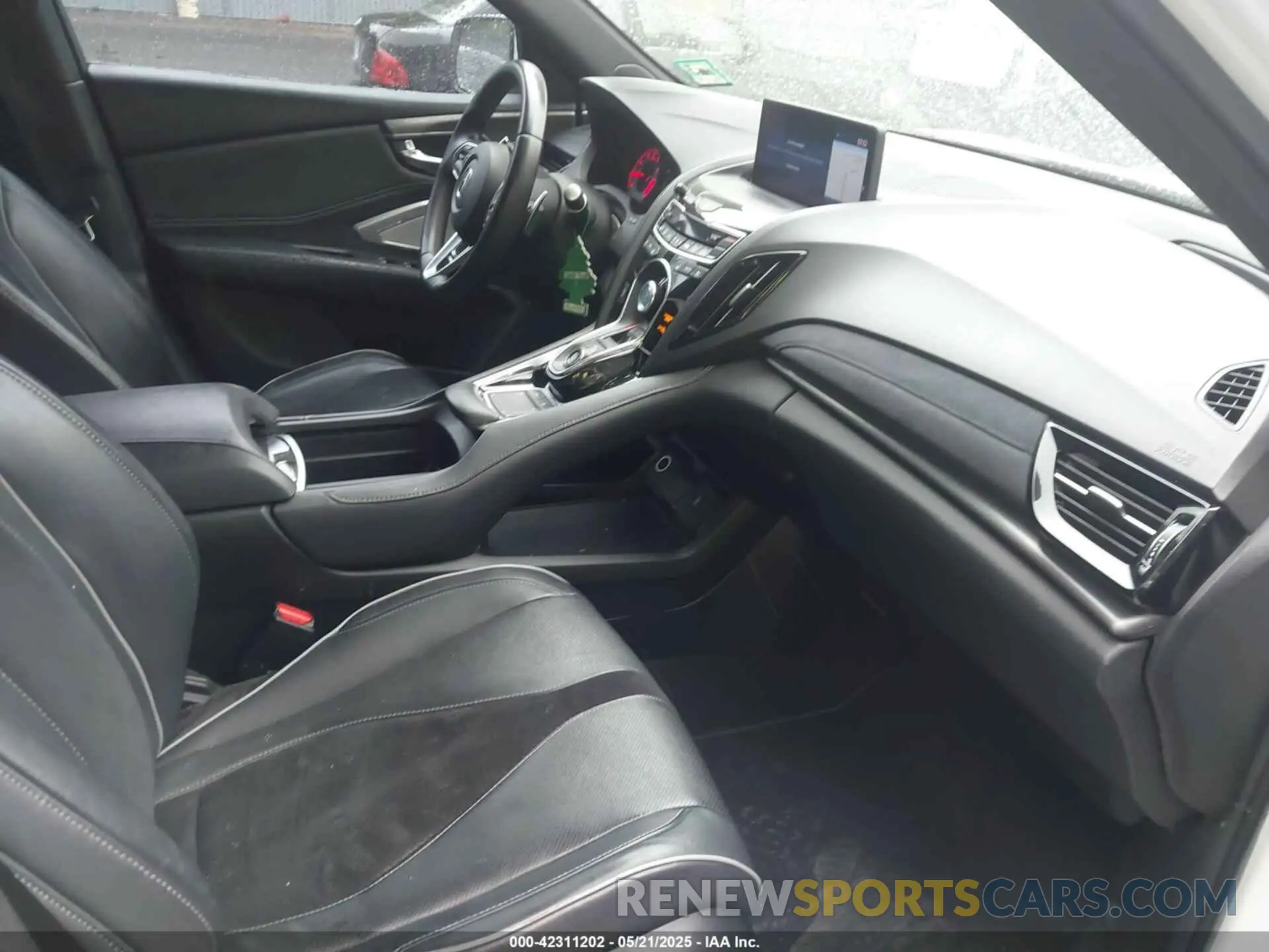 5 Photograph of a damaged car 5J8TC2H68KL001165 ACURA RDX 2019