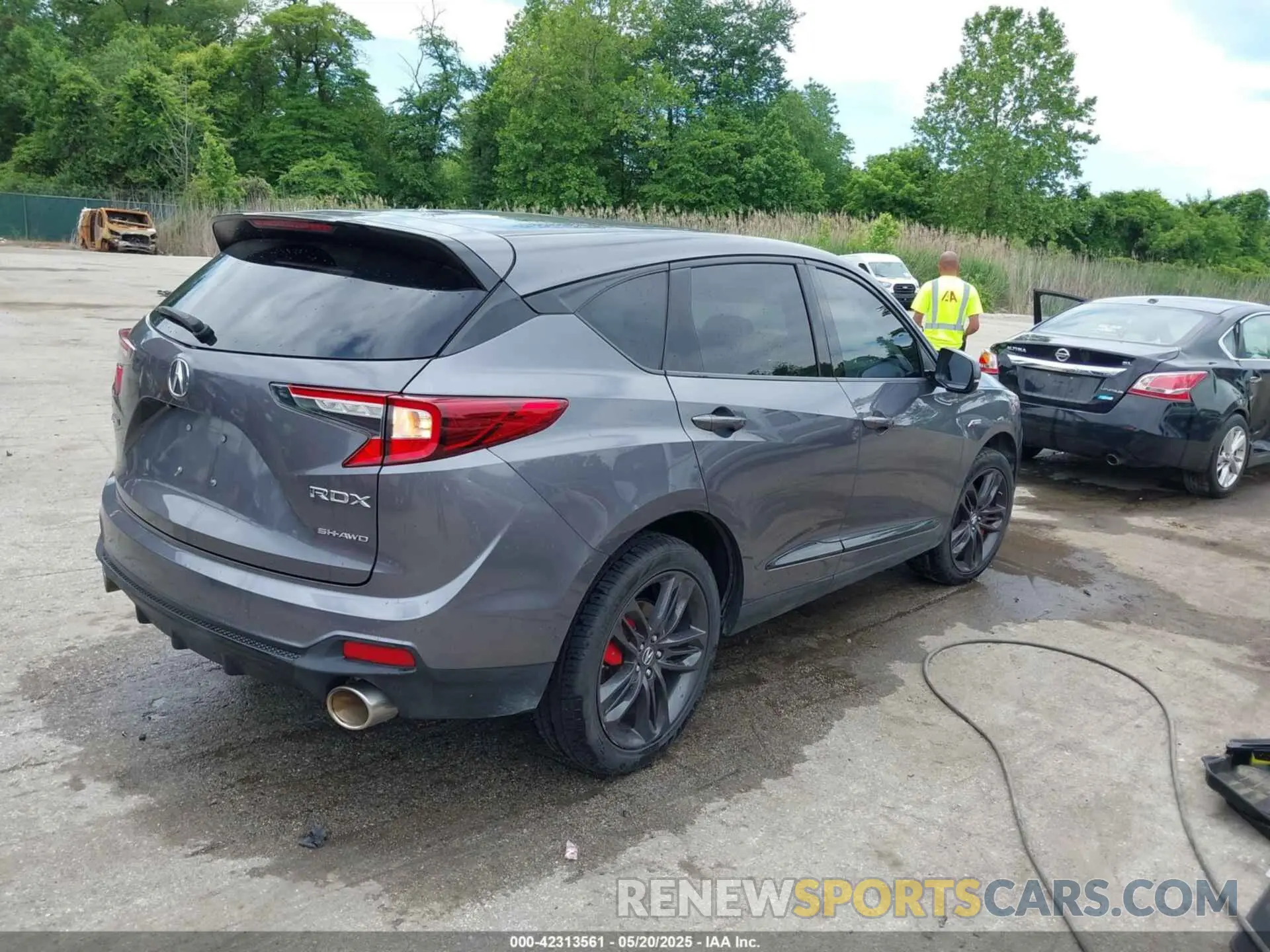 4 Photograph of a damaged car 5J8TC2H68KL013445 ACURA RDX 2019