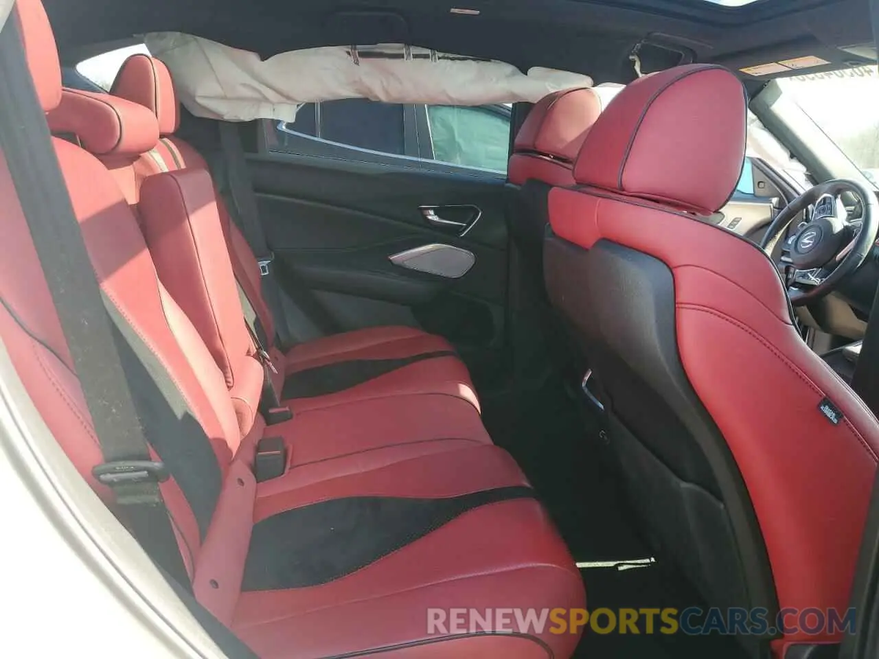 11 Photograph of a damaged car 5J8TC2H68KL016975 ACURA RDX 2019