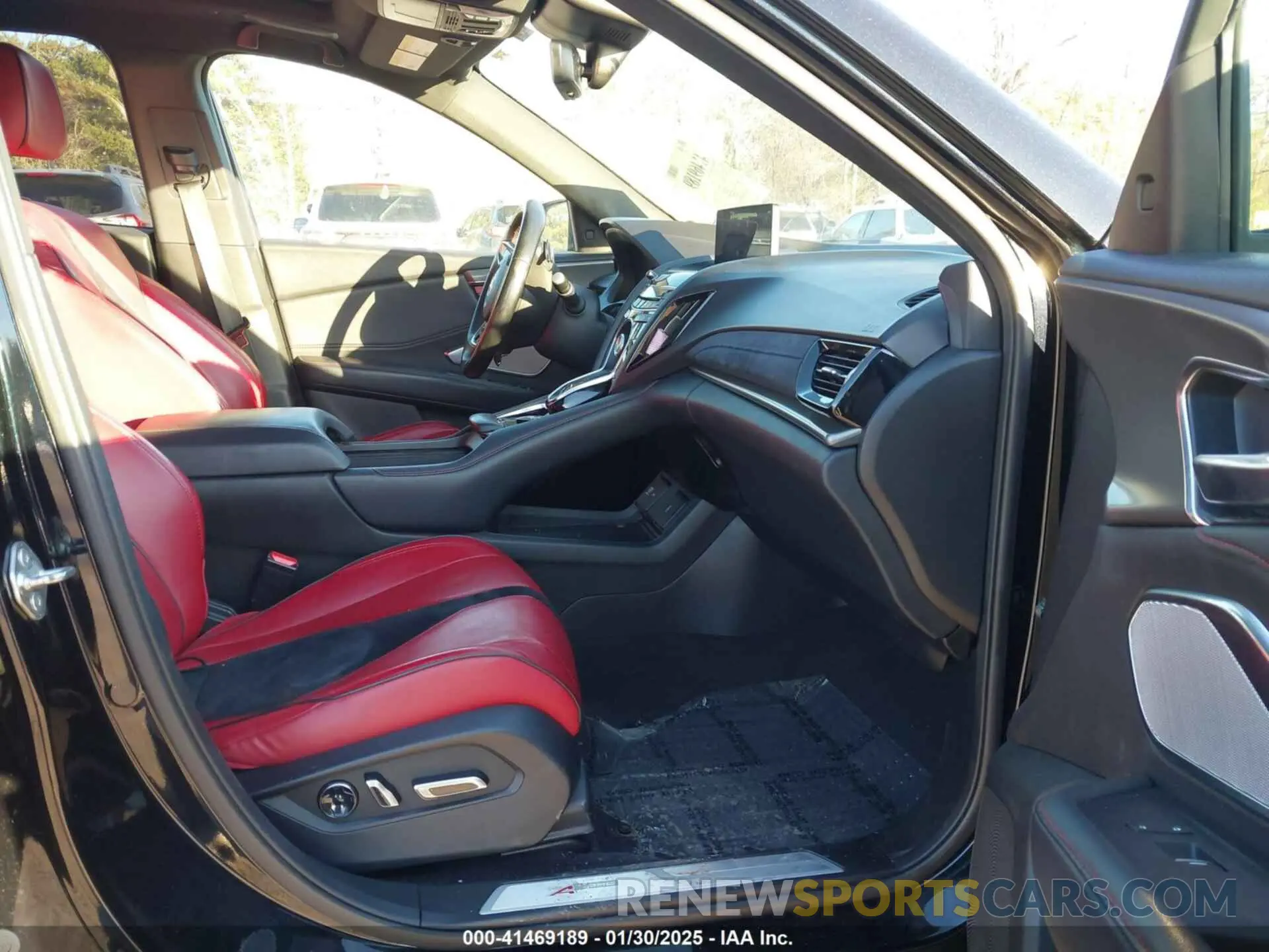 5 Photograph of a damaged car 5J8TC2H69KL005175 ACURA RDX 2019