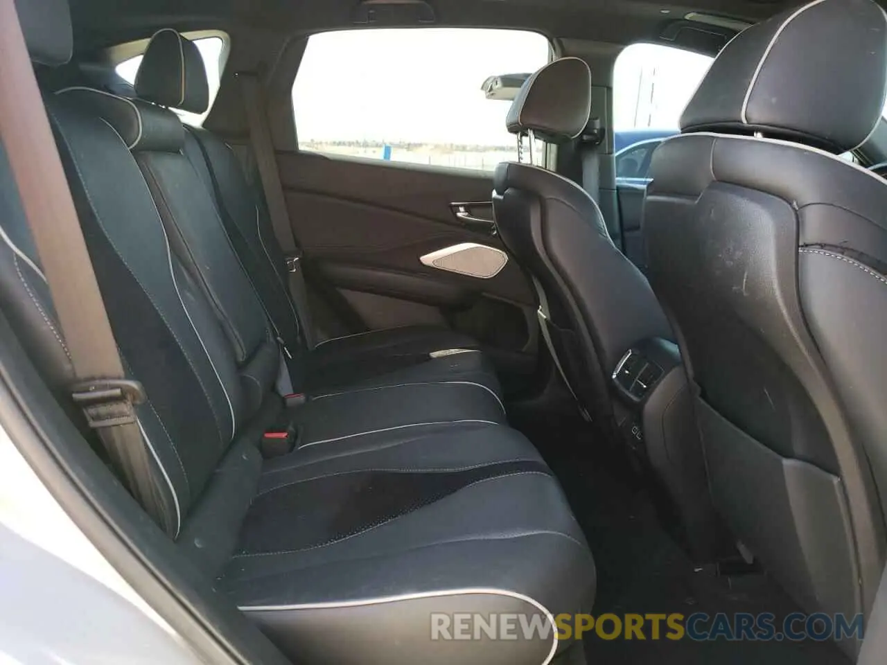 11 Photograph of a damaged car 5J8TC2H69KL025670 ACURA RDX 2019