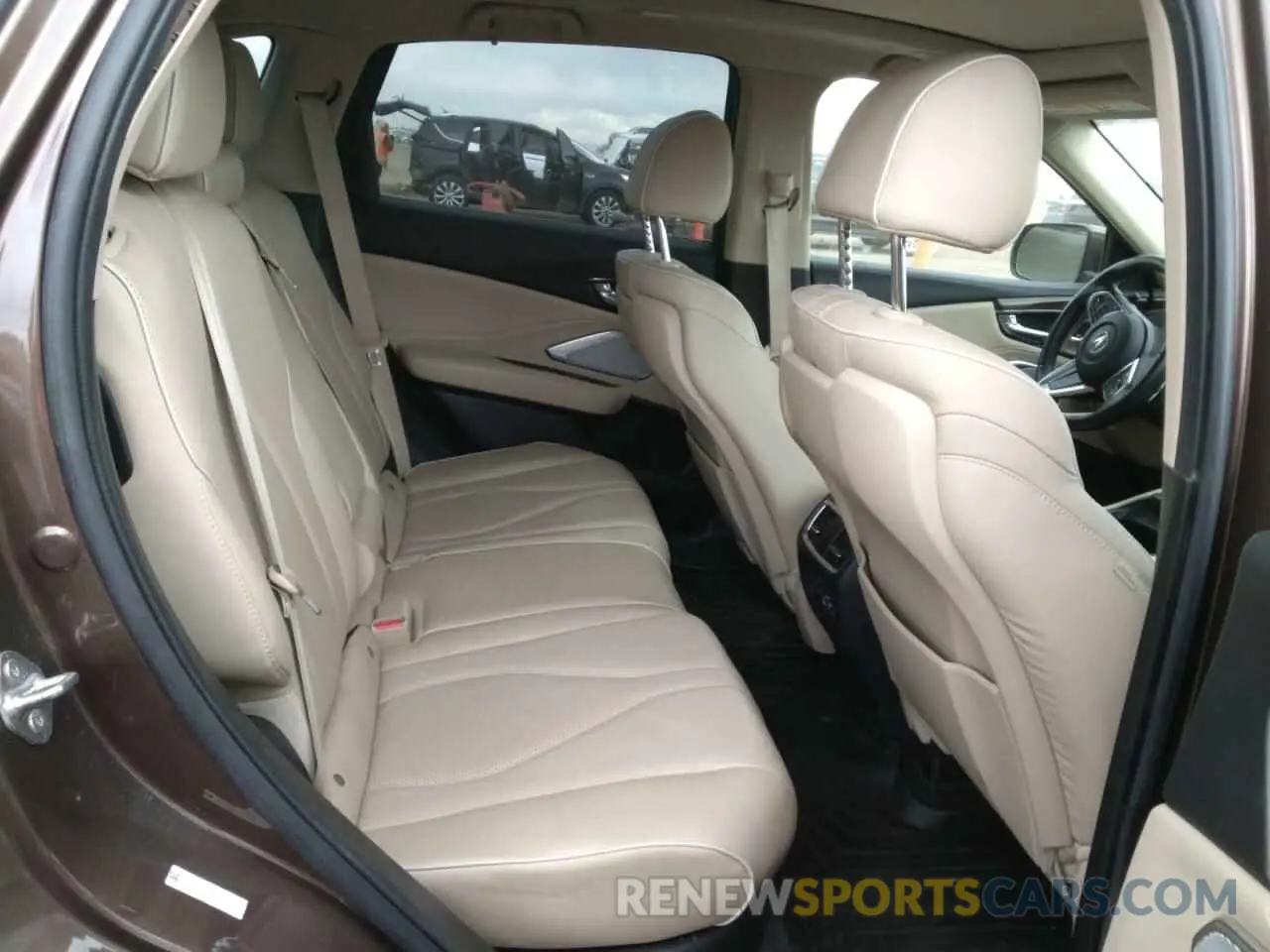 11 Photograph of a damaged car 5J8TC2H70KL023590 ACURA RDX 2019