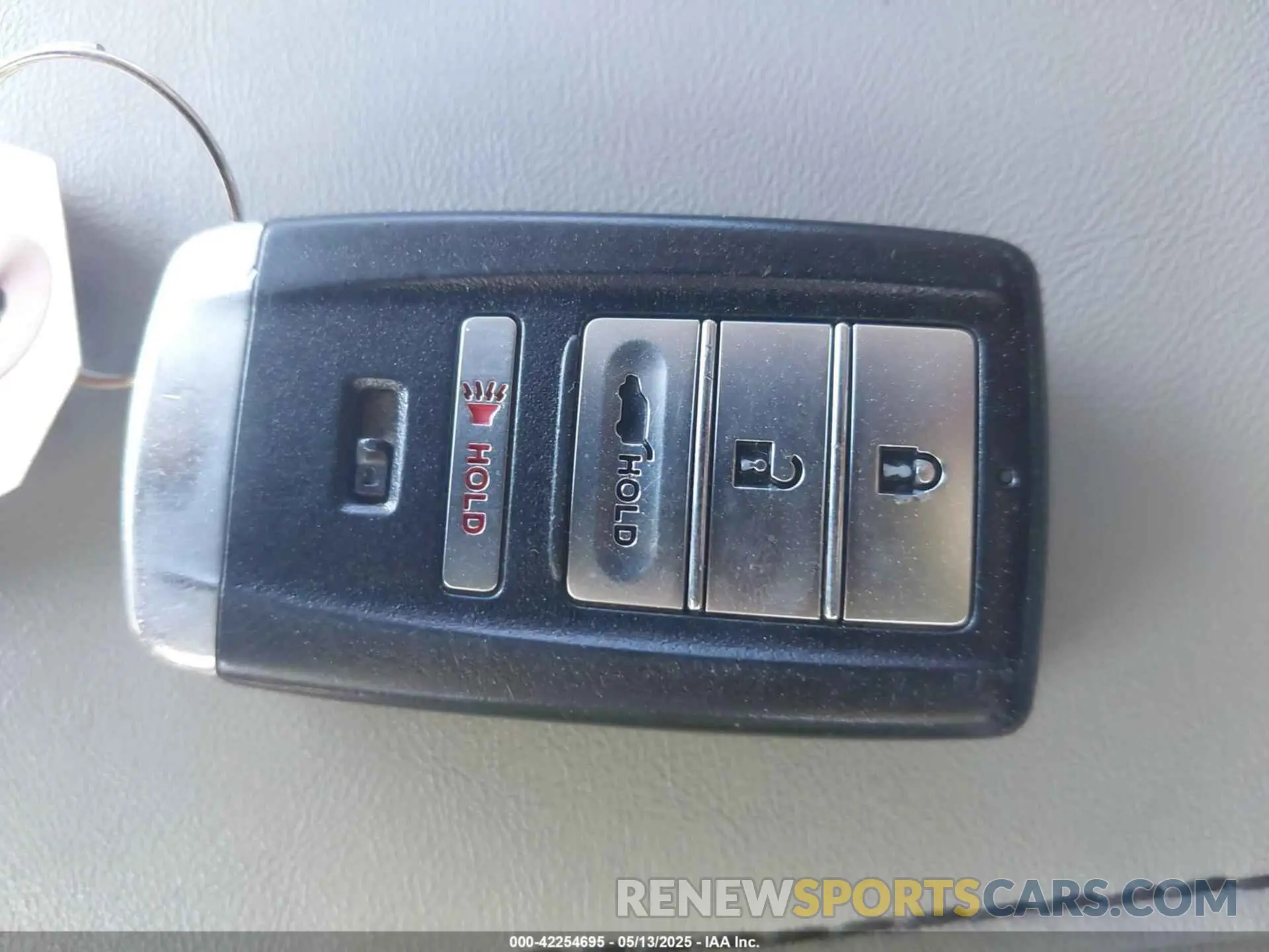 11 Photograph of a damaged car 5J8TC2H74KL027397 ACURA RDX 2019