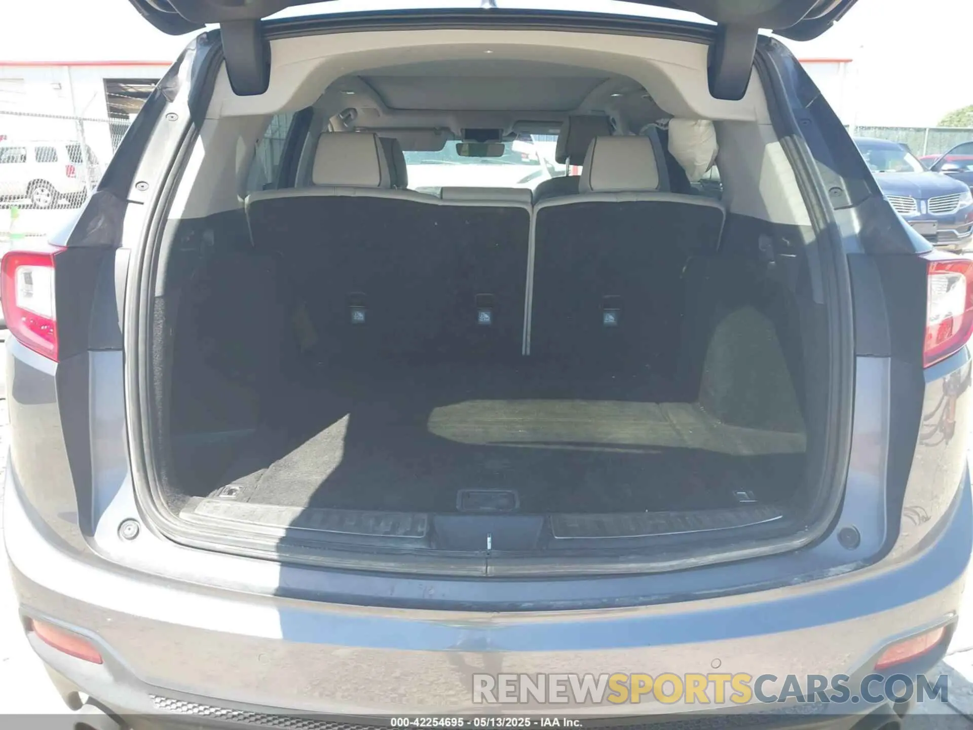 16 Photograph of a damaged car 5J8TC2H74KL027397 ACURA RDX 2019