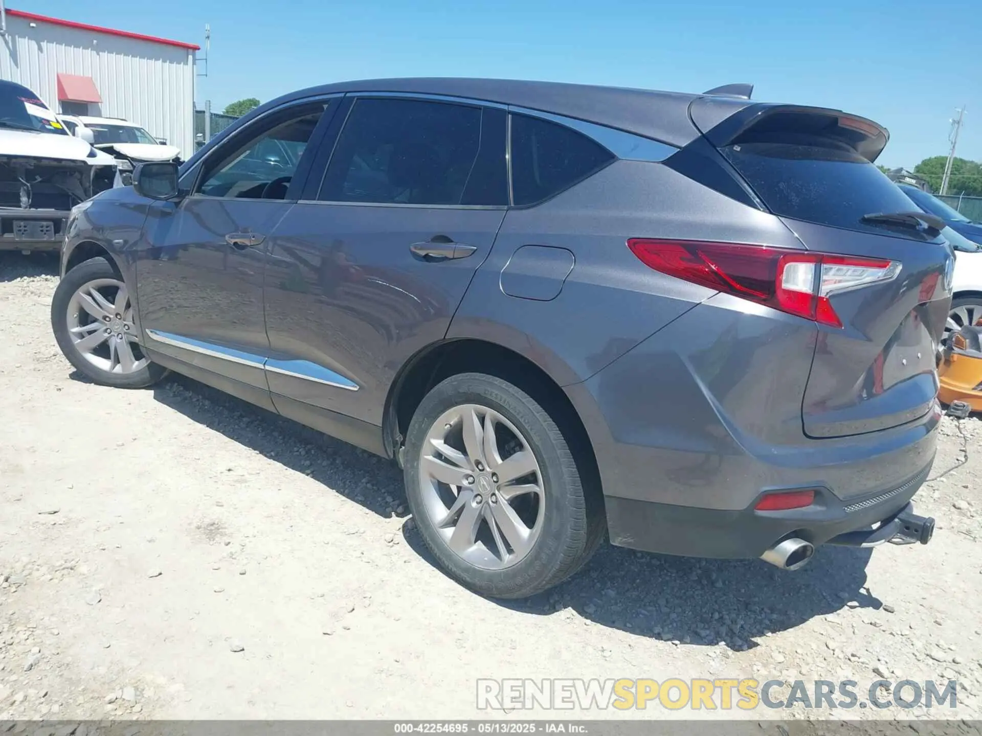3 Photograph of a damaged car 5J8TC2H74KL027397 ACURA RDX 2019