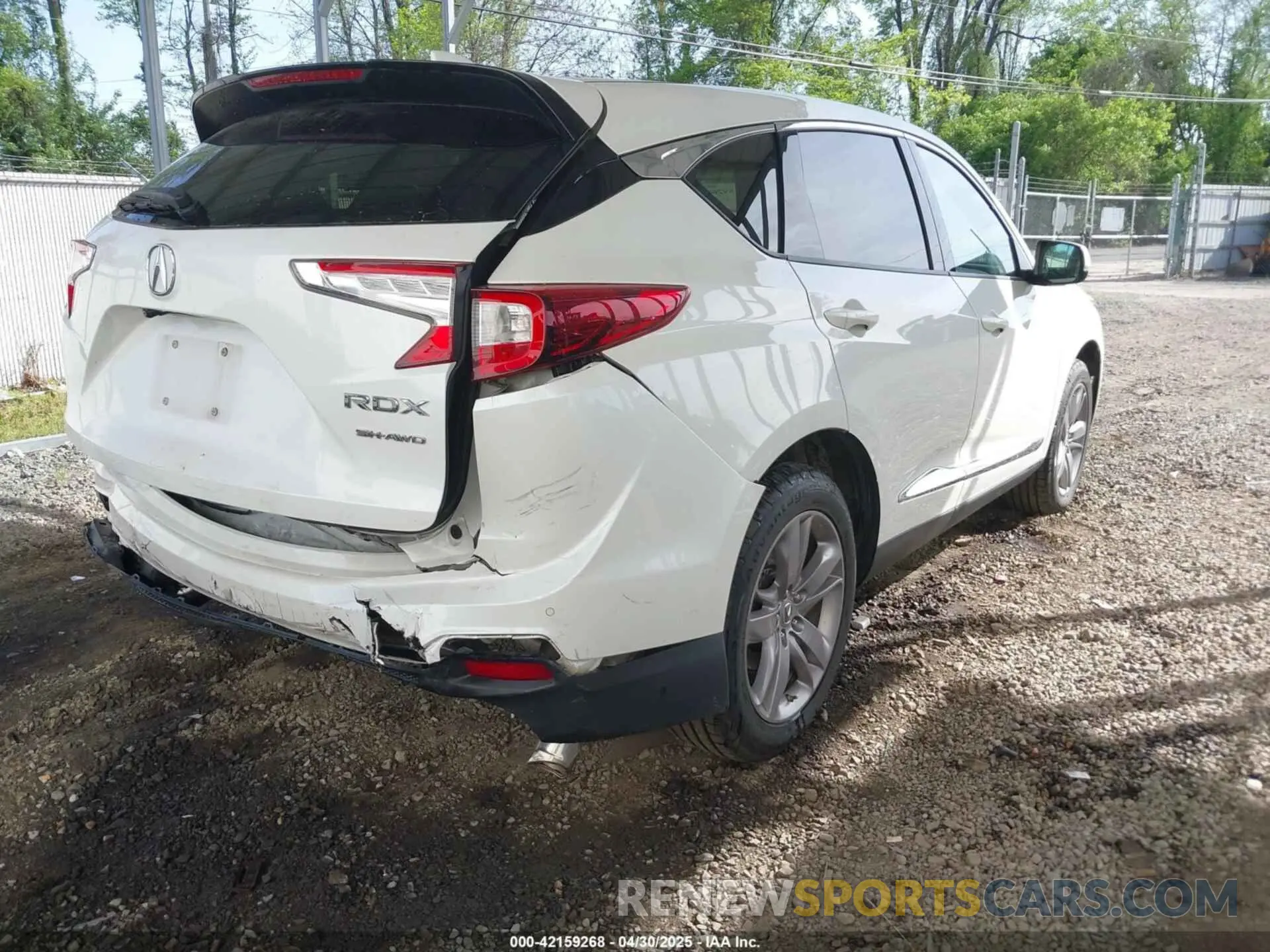 4 Photograph of a damaged car 5J8TC2H75KL000905 ACURA RDX 2019