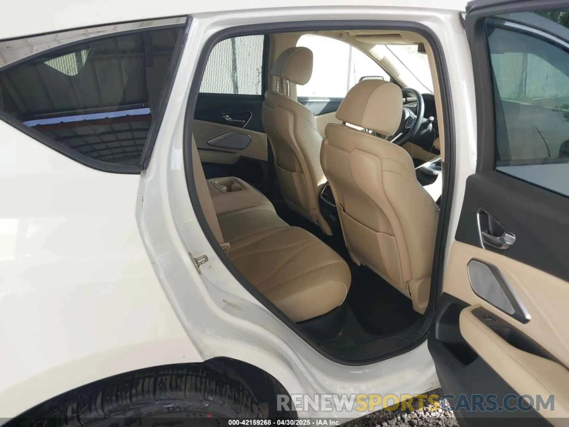 8 Photograph of a damaged car 5J8TC2H75KL000905 ACURA RDX 2019