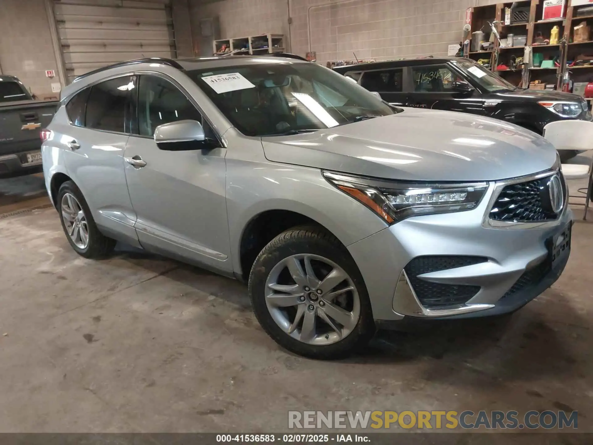 1 Photograph of a damaged car 5J8TC2H78KL018363 ACURA RDX 2019