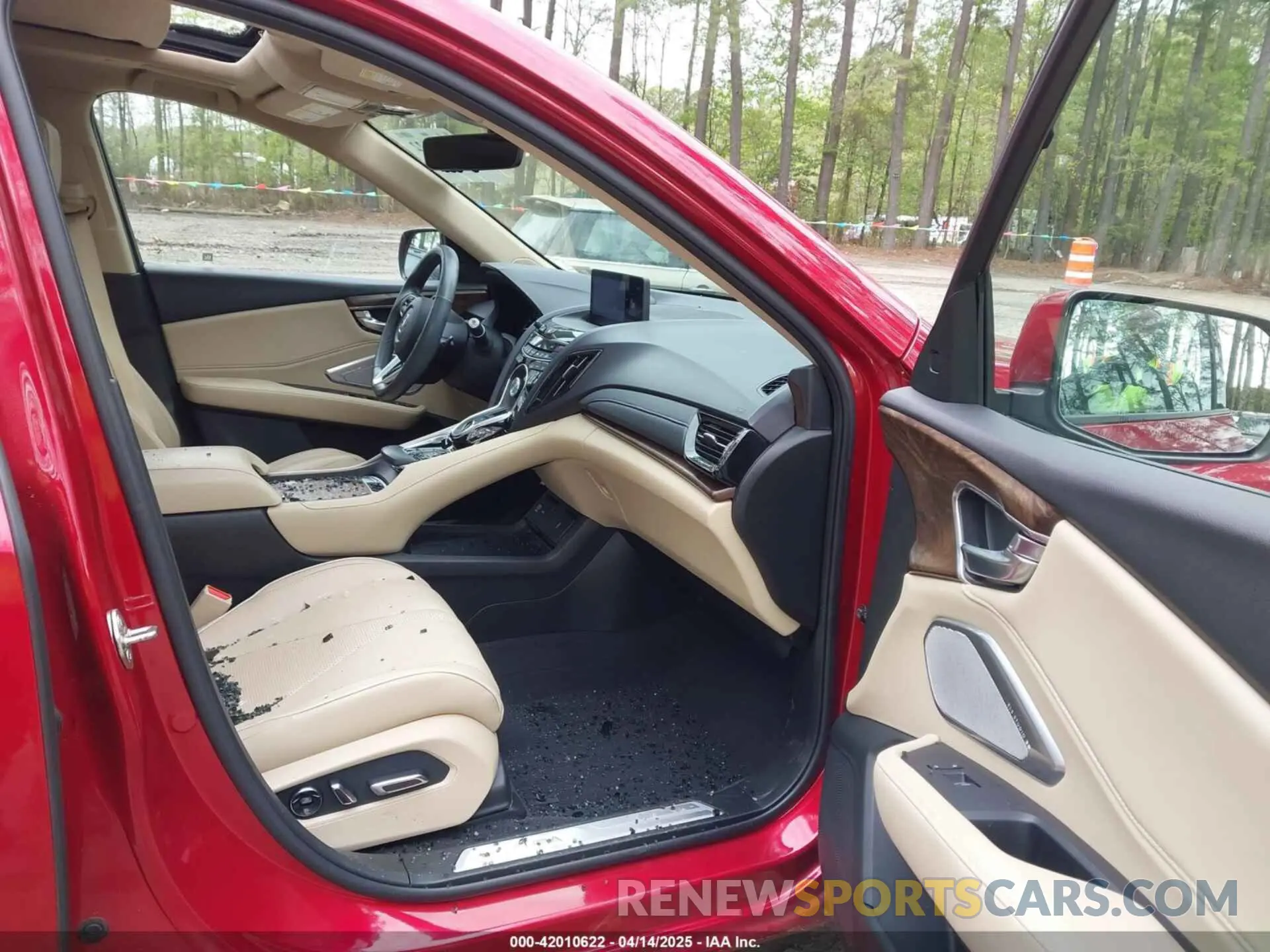 5 Photograph of a damaged car 5J8TC2H79KL023894 ACURA RDX 2019