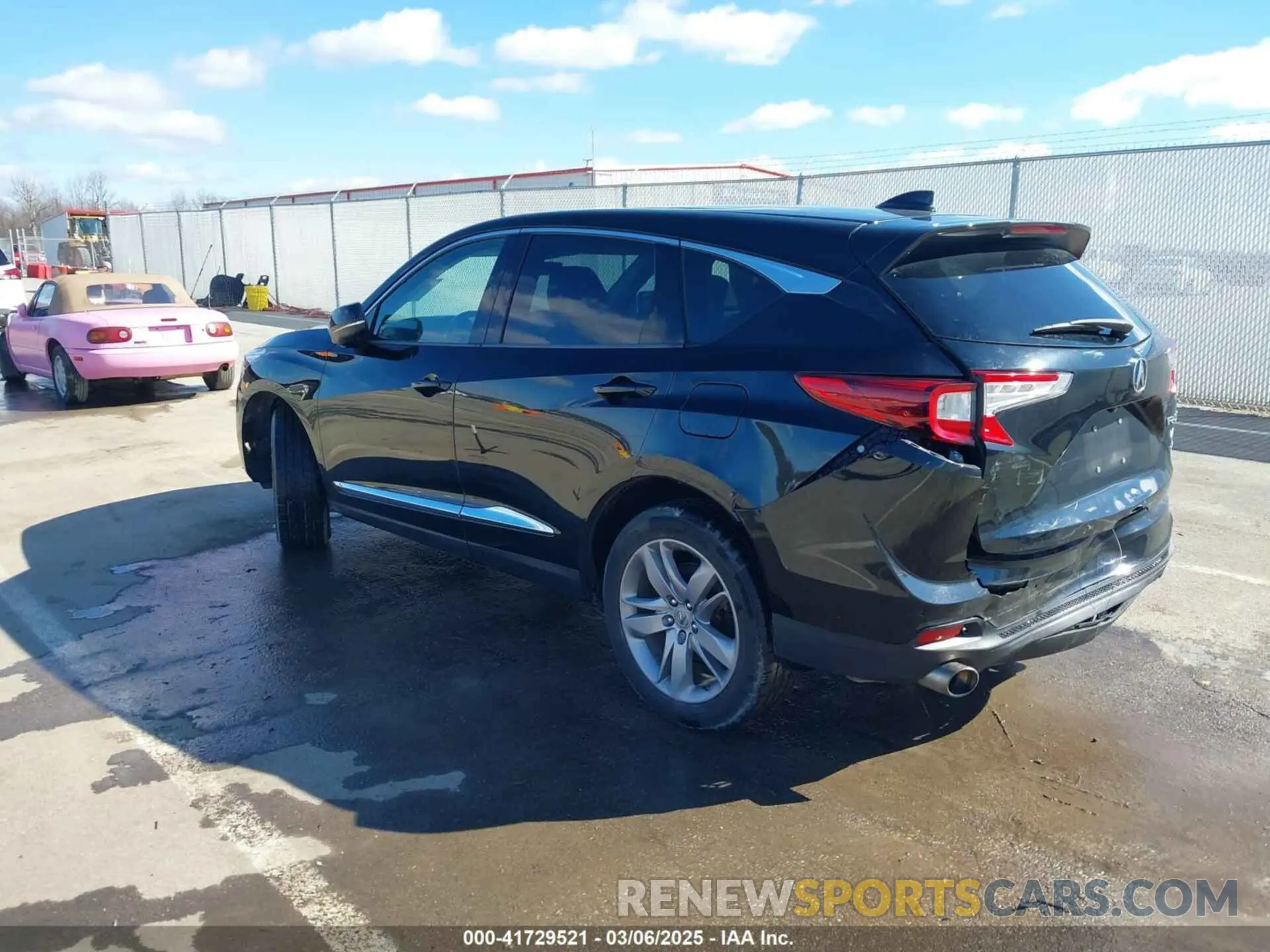 3 Photograph of a damaged car 5J8TC2H7XKL017554 ACURA RDX 2019