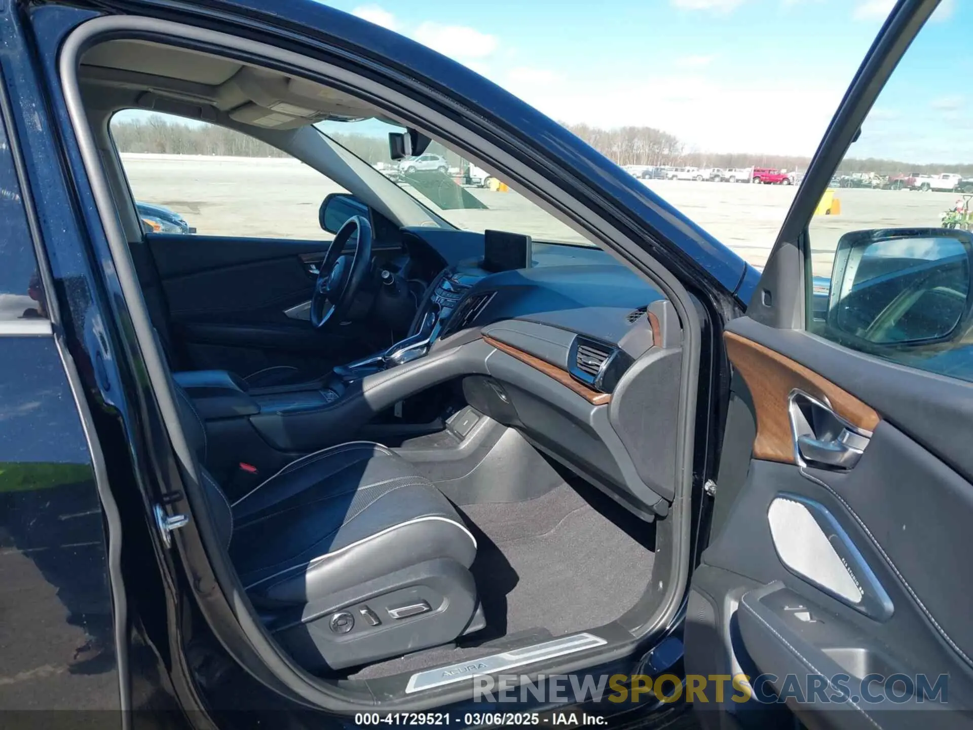 5 Photograph of a damaged car 5J8TC2H7XKL017554 ACURA RDX 2019
