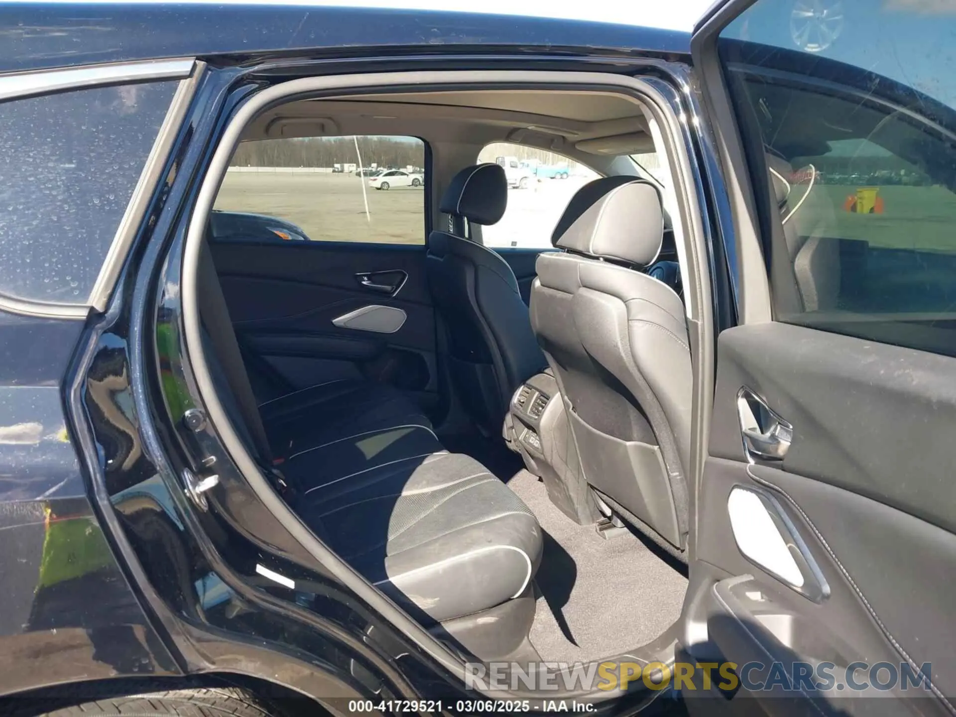 8 Photograph of a damaged car 5J8TC2H7XKL017554 ACURA RDX 2019