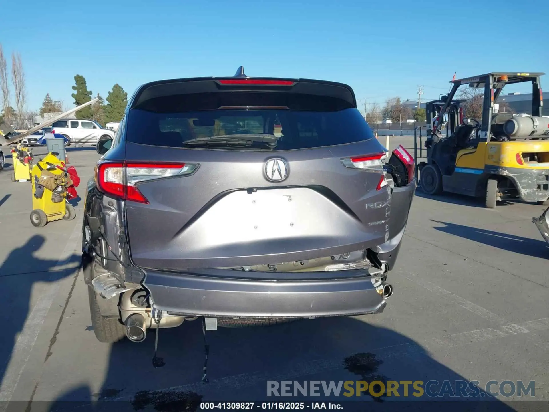 17 Photograph of a damaged car 5J8TC2H7XKL027386 ACURA RDX 2019
