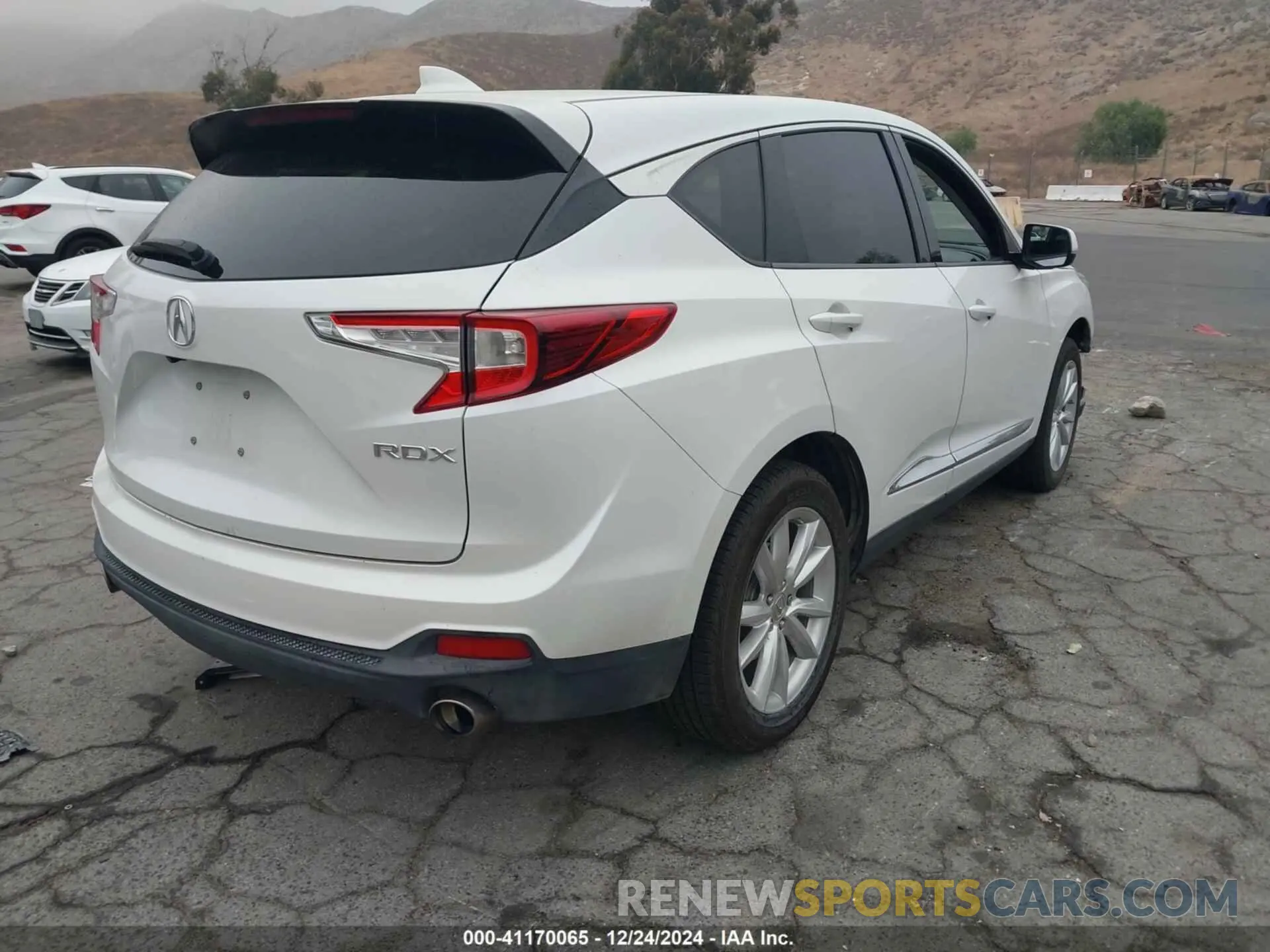 4 Photograph of a damaged car 5J8TC1H35LL022346 ACURA RDX 2020
