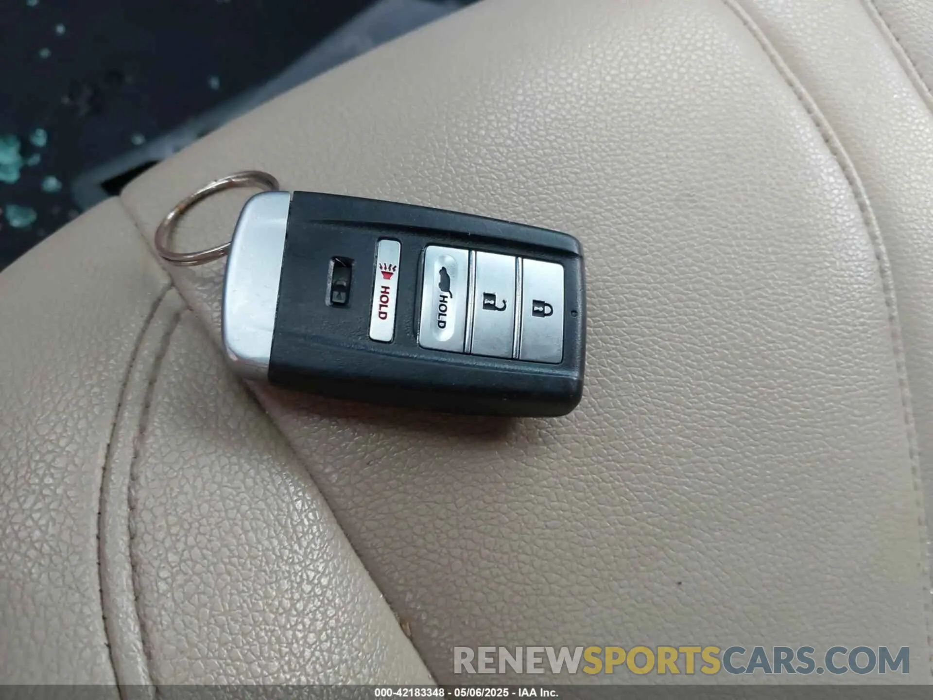 11 Photograph of a damaged car 5J8TC1H36LL008326 ACURA RDX 2020