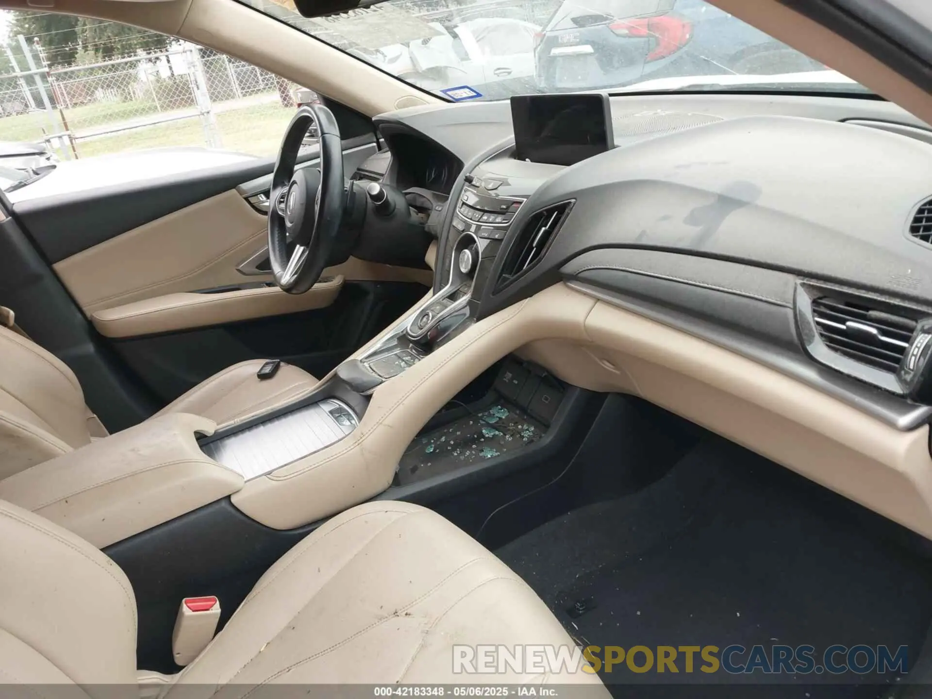 5 Photograph of a damaged car 5J8TC1H36LL008326 ACURA RDX 2020