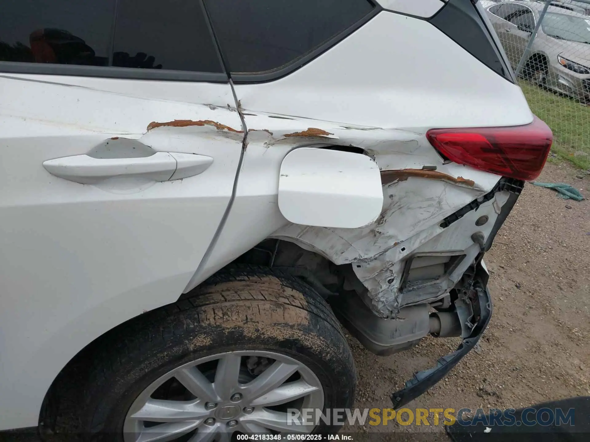 6 Photograph of a damaged car 5J8TC1H36LL008326 ACURA RDX 2020