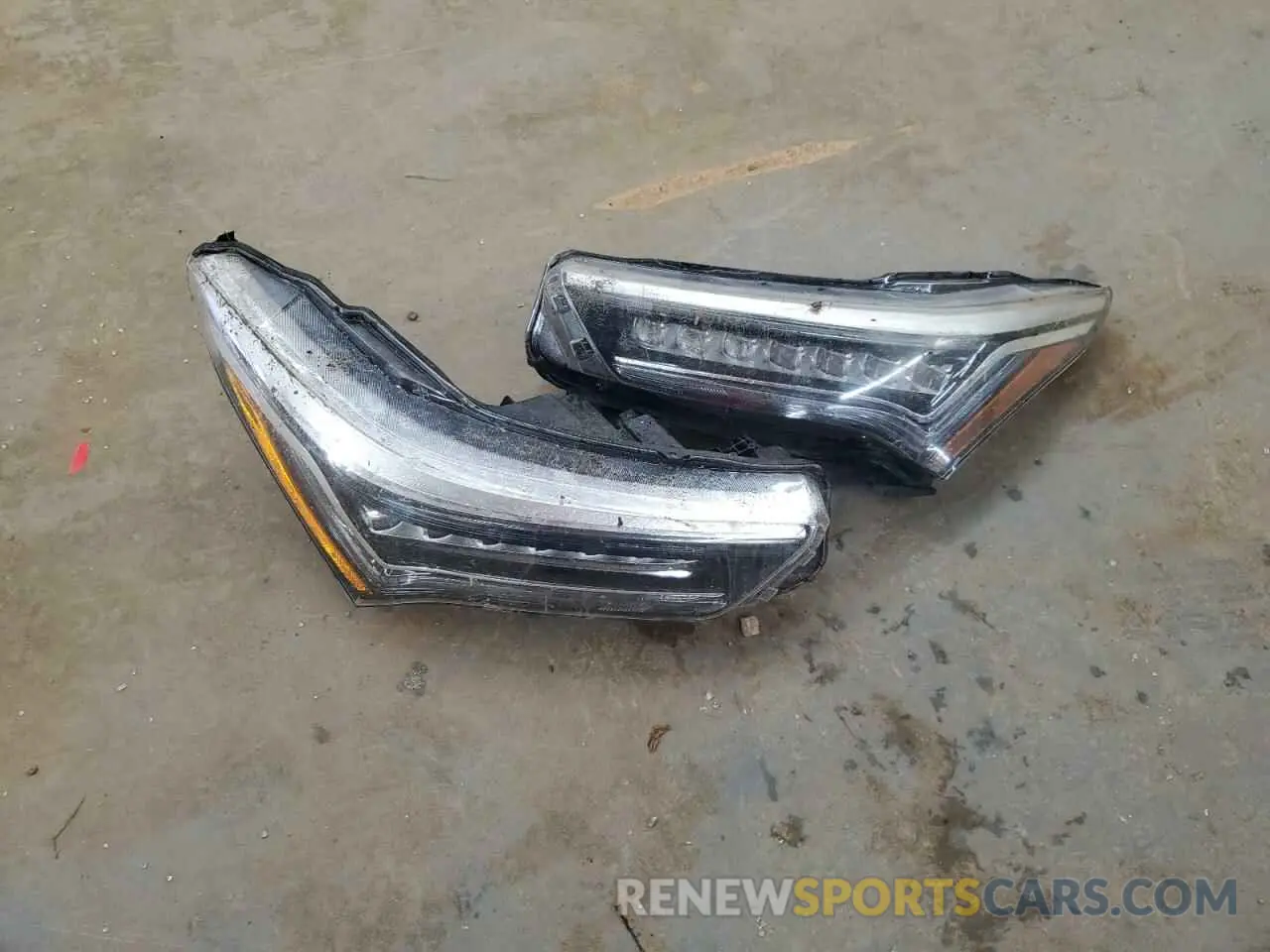 15 Photograph of a damaged car 5J8TC1H38LL014077 ACURA RDX 2020