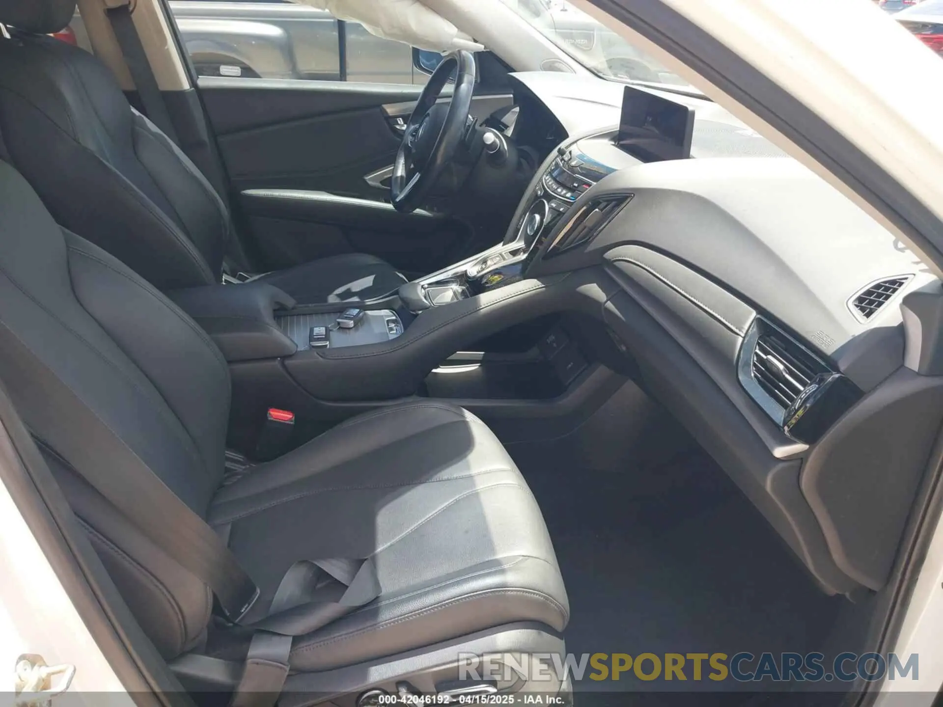 5 Photograph of a damaged car 5J8TC1H3XLL007356 ACURA RDX 2020