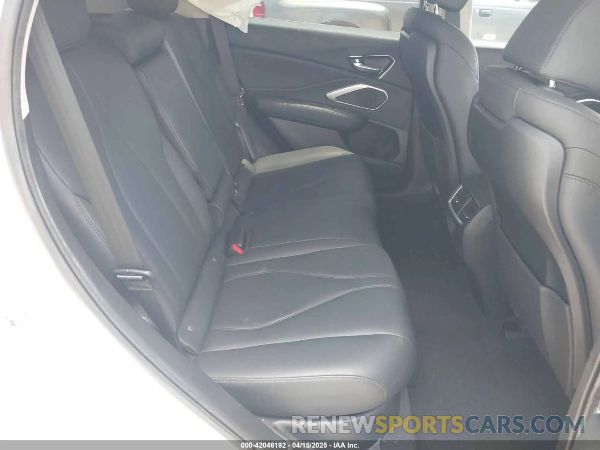 8 Photograph of a damaged car 5J8TC1H3XLL007356 ACURA RDX 2020