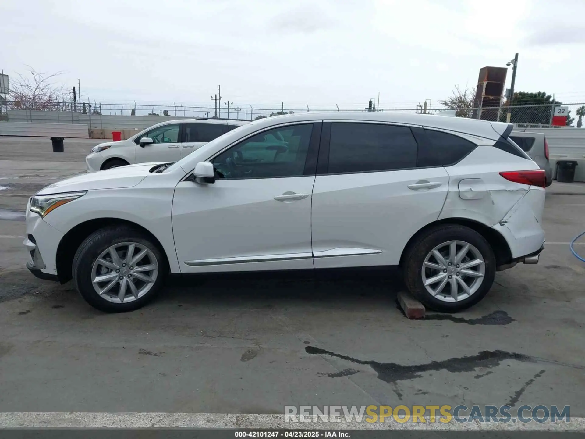 15 Photograph of a damaged car 5J8TC1H3XLL013710 ACURA RDX 2020
