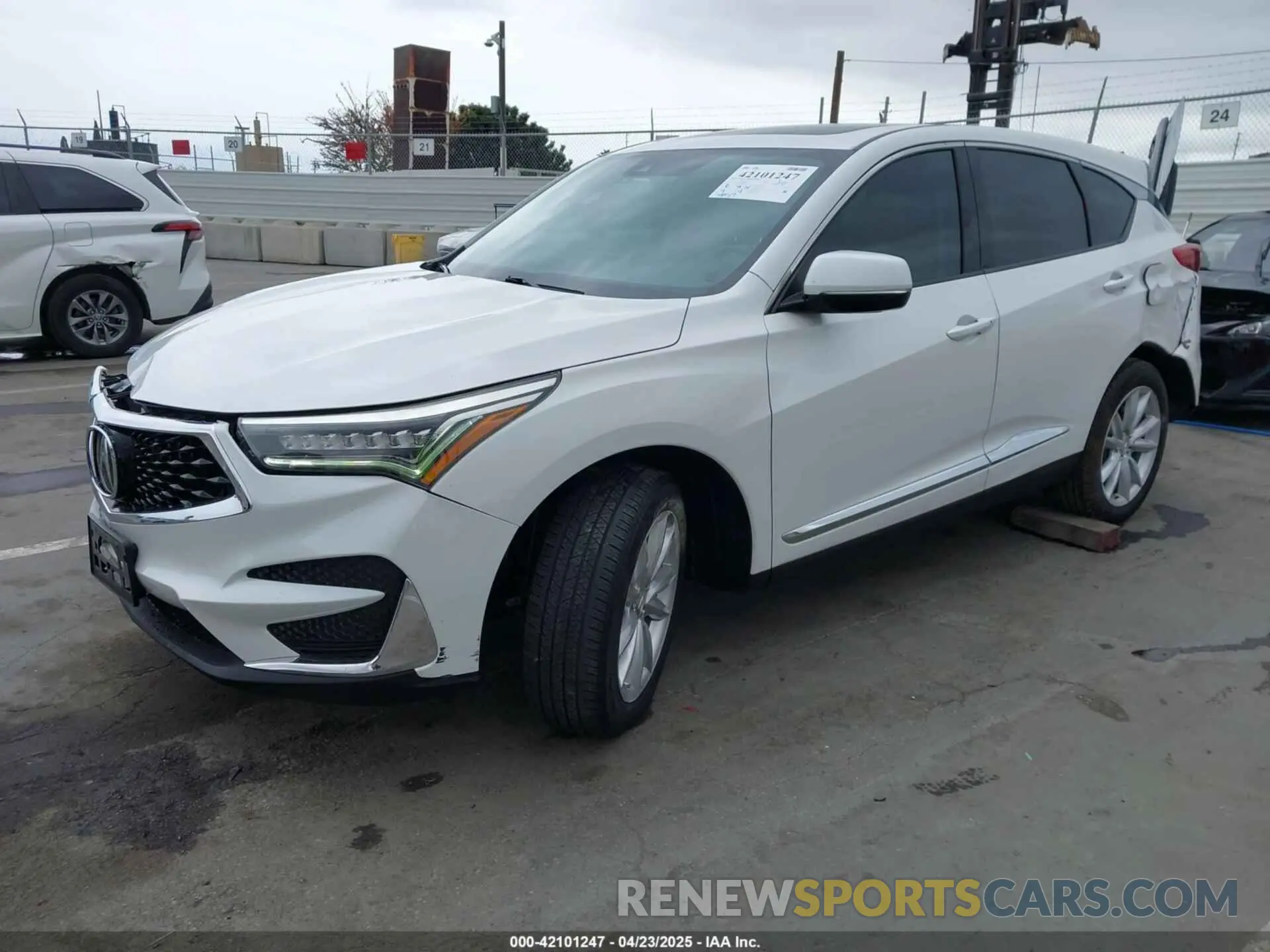 2 Photograph of a damaged car 5J8TC1H3XLL013710 ACURA RDX 2020