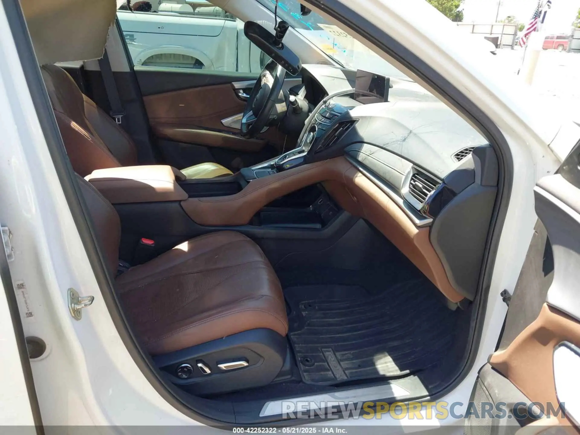 5 Photograph of a damaged car 5J8TC1H50LL004449 ACURA RDX 2020