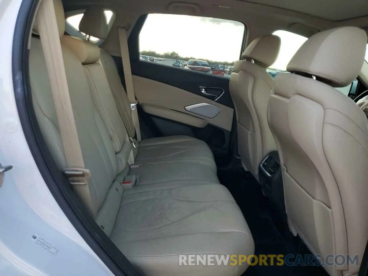 11 Photograph of a damaged car 5J8TC1H51LL001625 ACURA RDX 2020