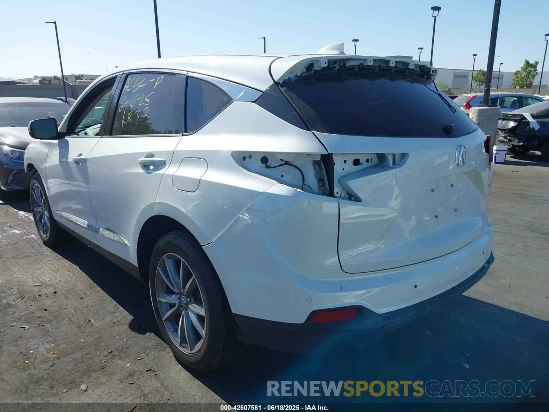 3 Photograph of a damaged car 5J8TC1H54LL015051 ACURA RDX 2020