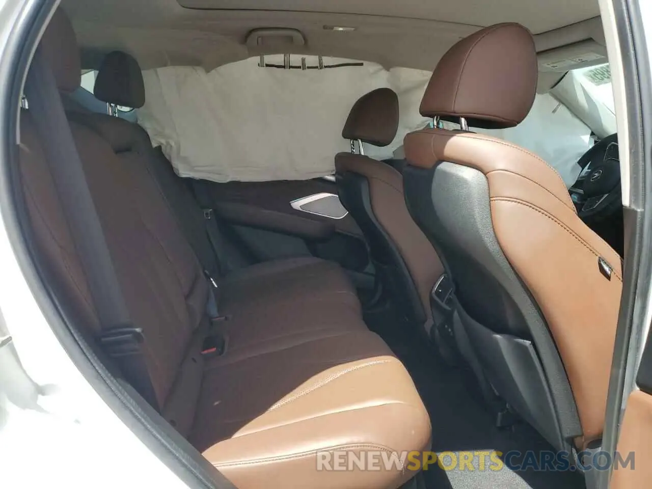 11 Photograph of a damaged car 5J8TC1H57LL013018 ACURA RDX 2020