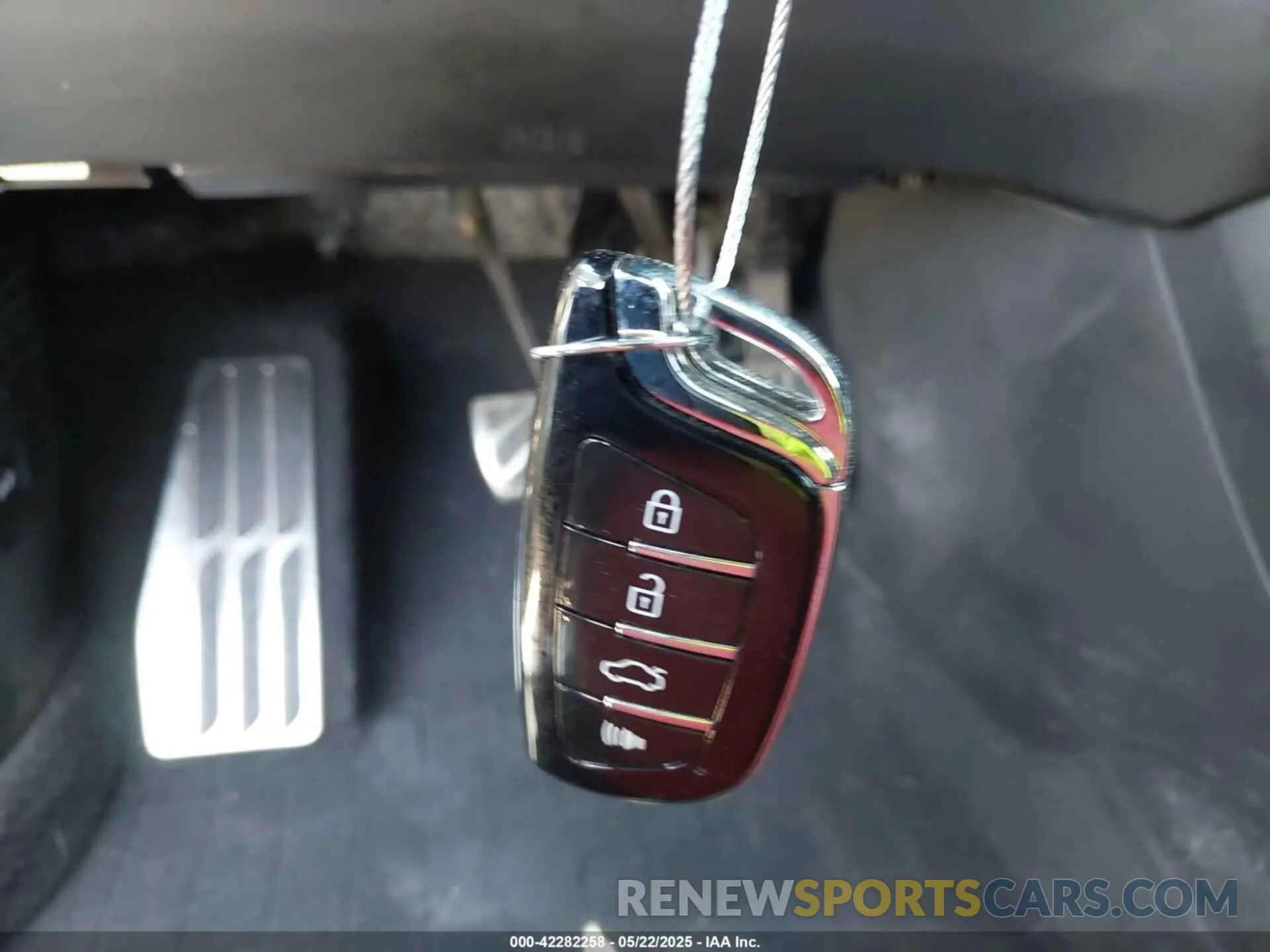 11 Photograph of a damaged car 5J8TC1H6XLL011594 ACURA RDX 2020