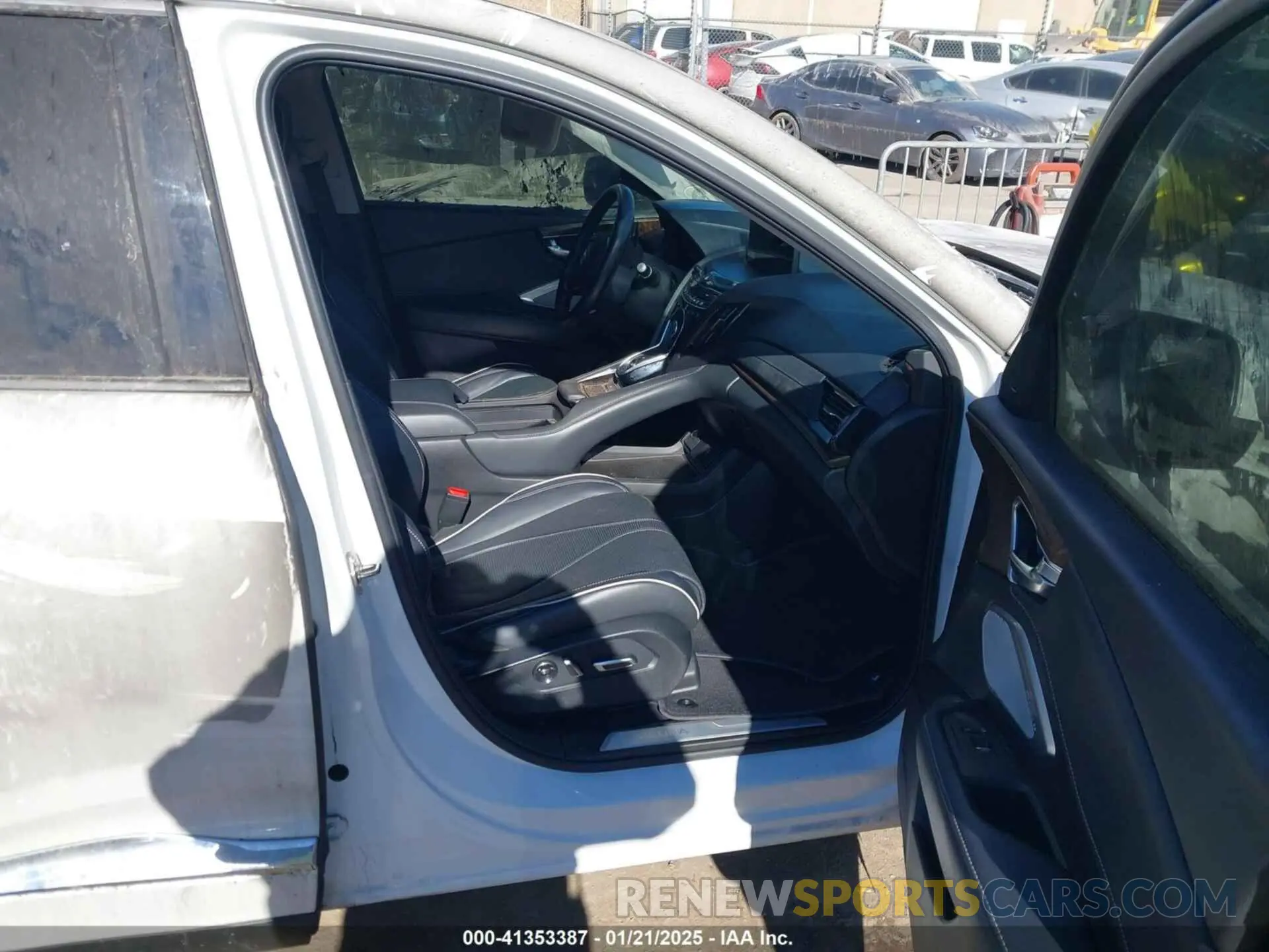 5 Photograph of a damaged car 5J8TC1H75LL017246 ACURA RDX 2020