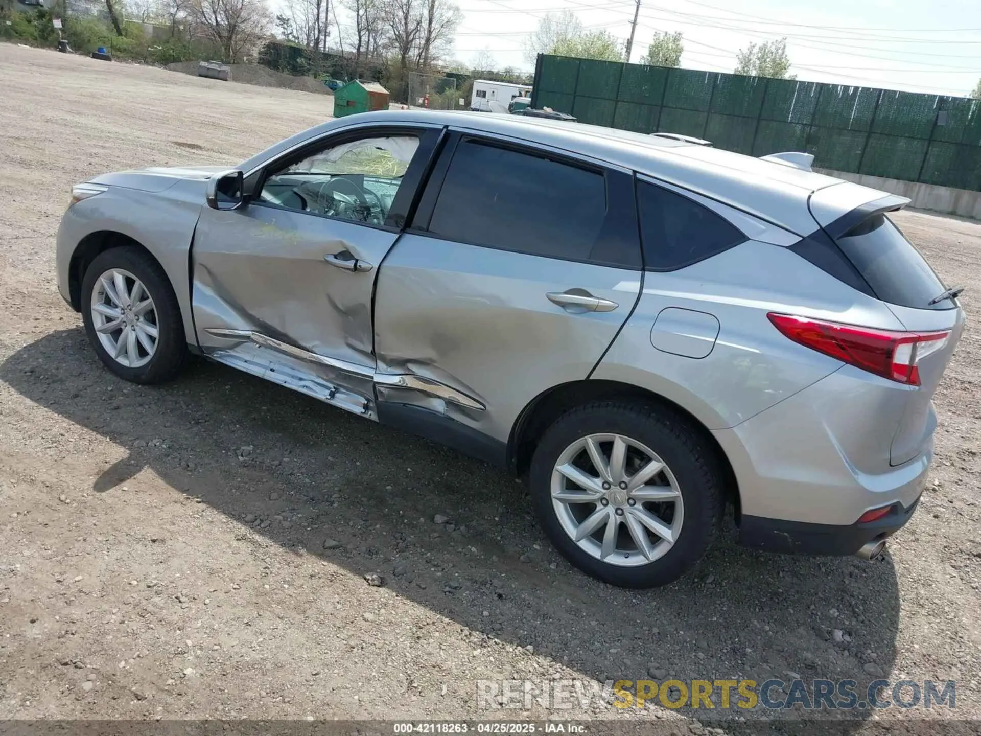 3 Photograph of a damaged car 5J8TC2H39LL007807 ACURA RDX 2020