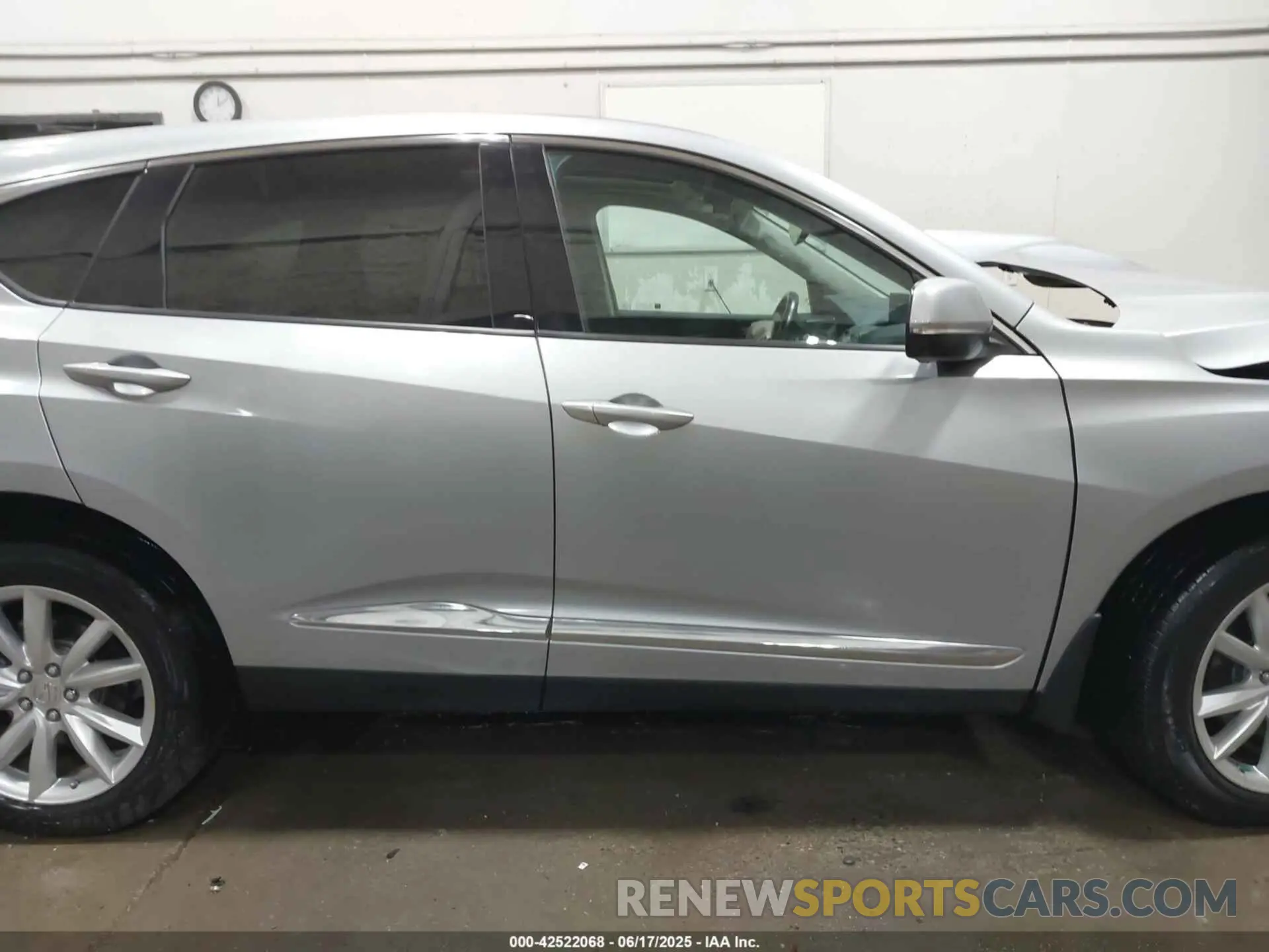 14 Photograph of a damaged car 5J8TC2H3XLL039553 ACURA RDX 2020