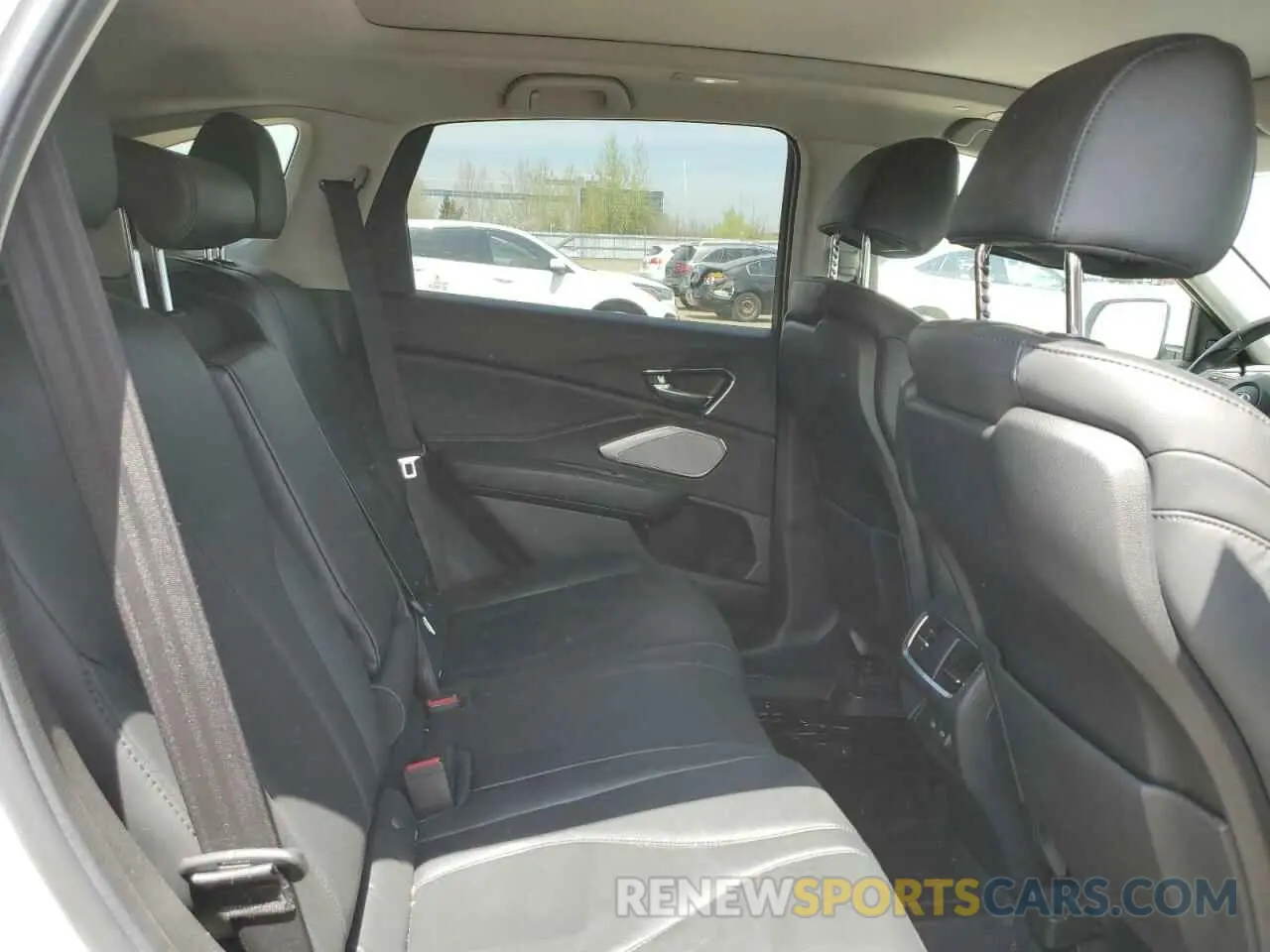 11 Photograph of a damaged car 5J8TC2H3XLL801490 ACURA RDX 2020