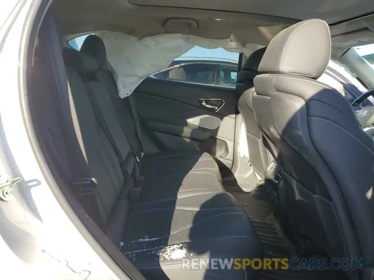 11 Photograph of a damaged car 5J8TC2H50LL030989 ACURA RDX 2020