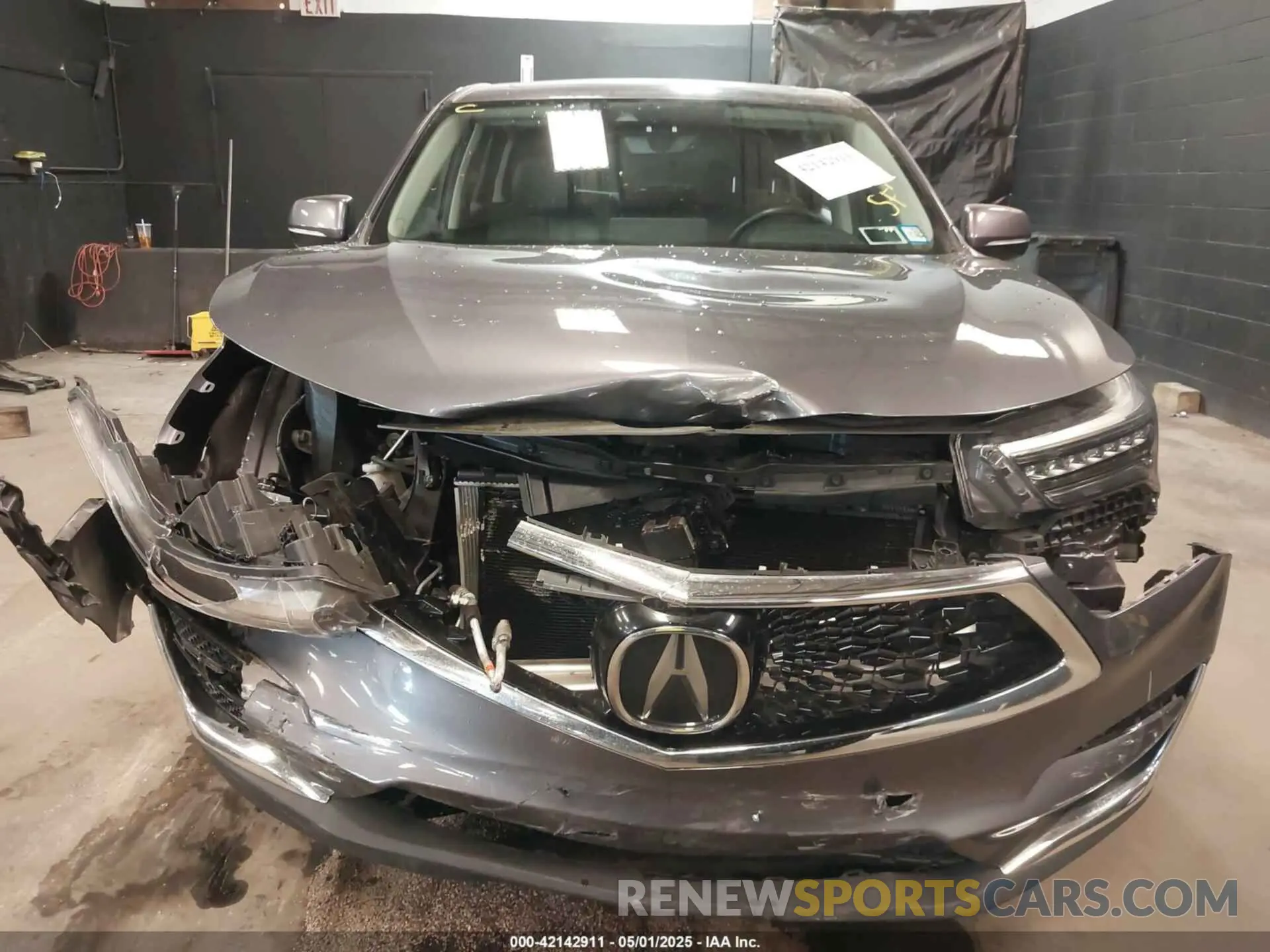 11 Photograph of a damaged car 5J8TC2H53LL026919 ACURA RDX 2020
