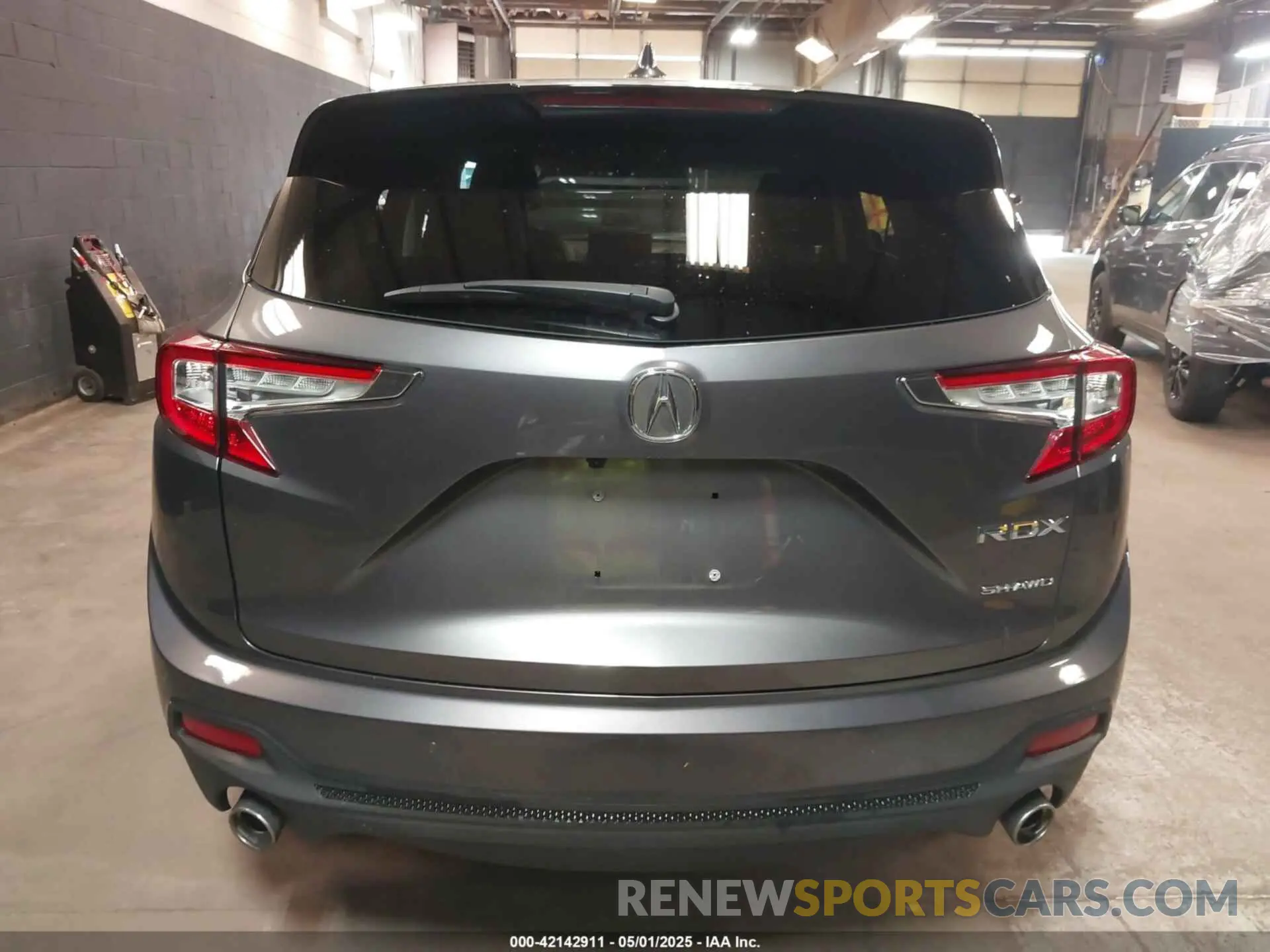 15 Photograph of a damaged car 5J8TC2H53LL026919 ACURA RDX 2020