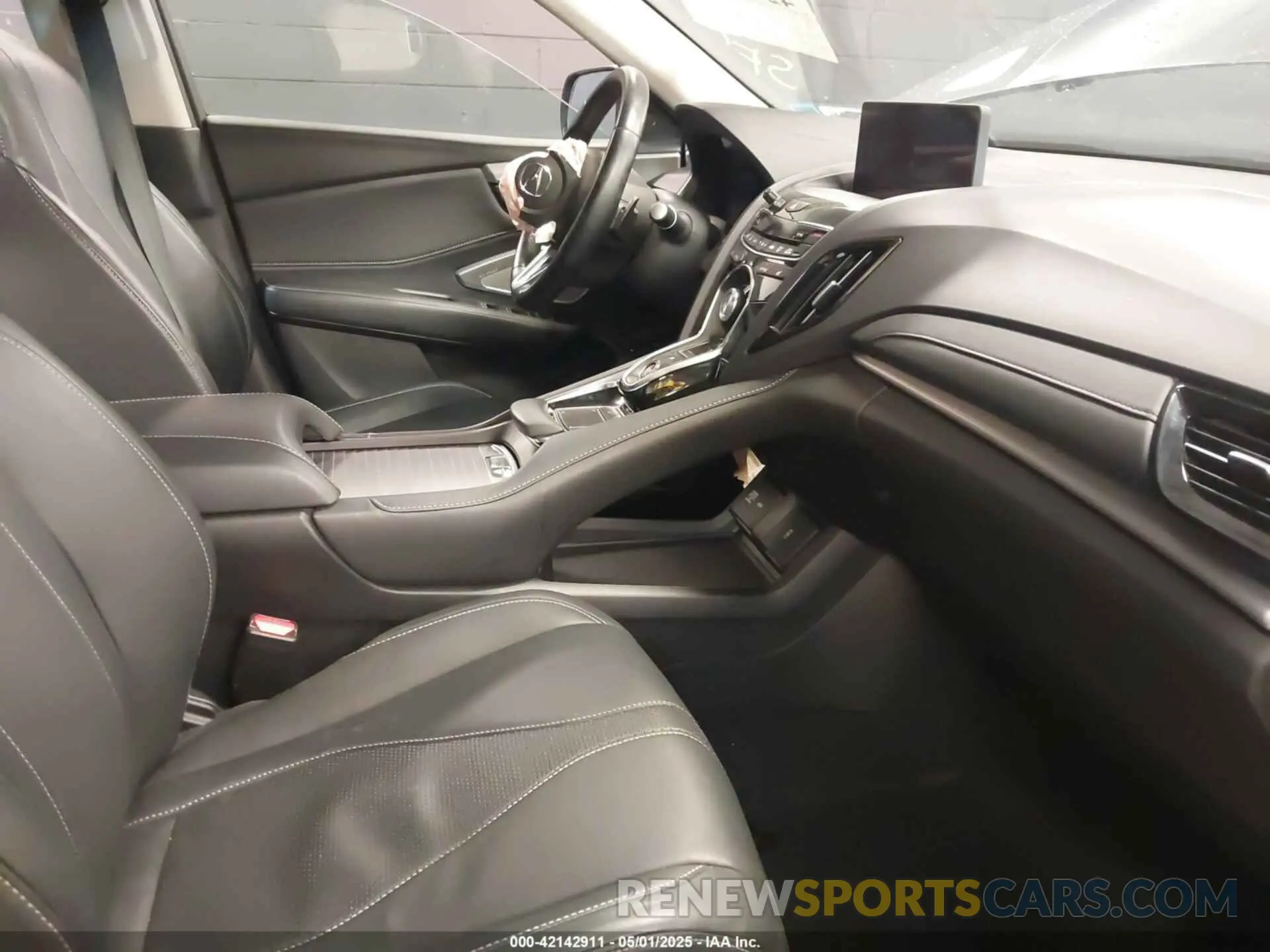 5 Photograph of a damaged car 5J8TC2H53LL026919 ACURA RDX 2020