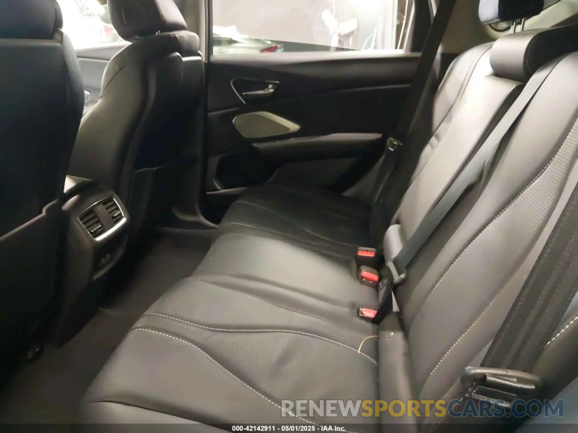 8 Photograph of a damaged car 5J8TC2H53LL026919 ACURA RDX 2020