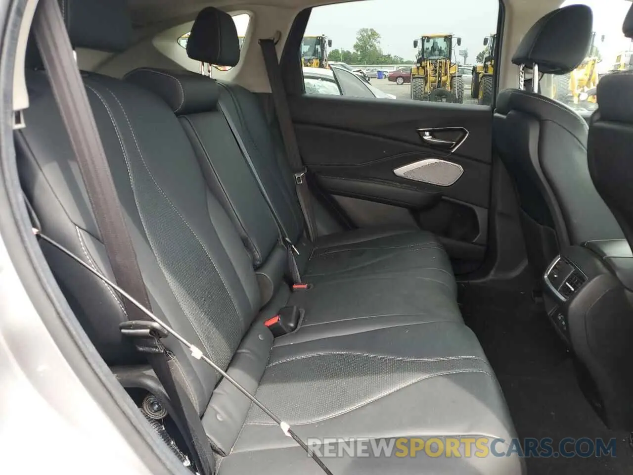11 Photograph of a damaged car 5J8TC2H54LL002158 ACURA RDX 2020