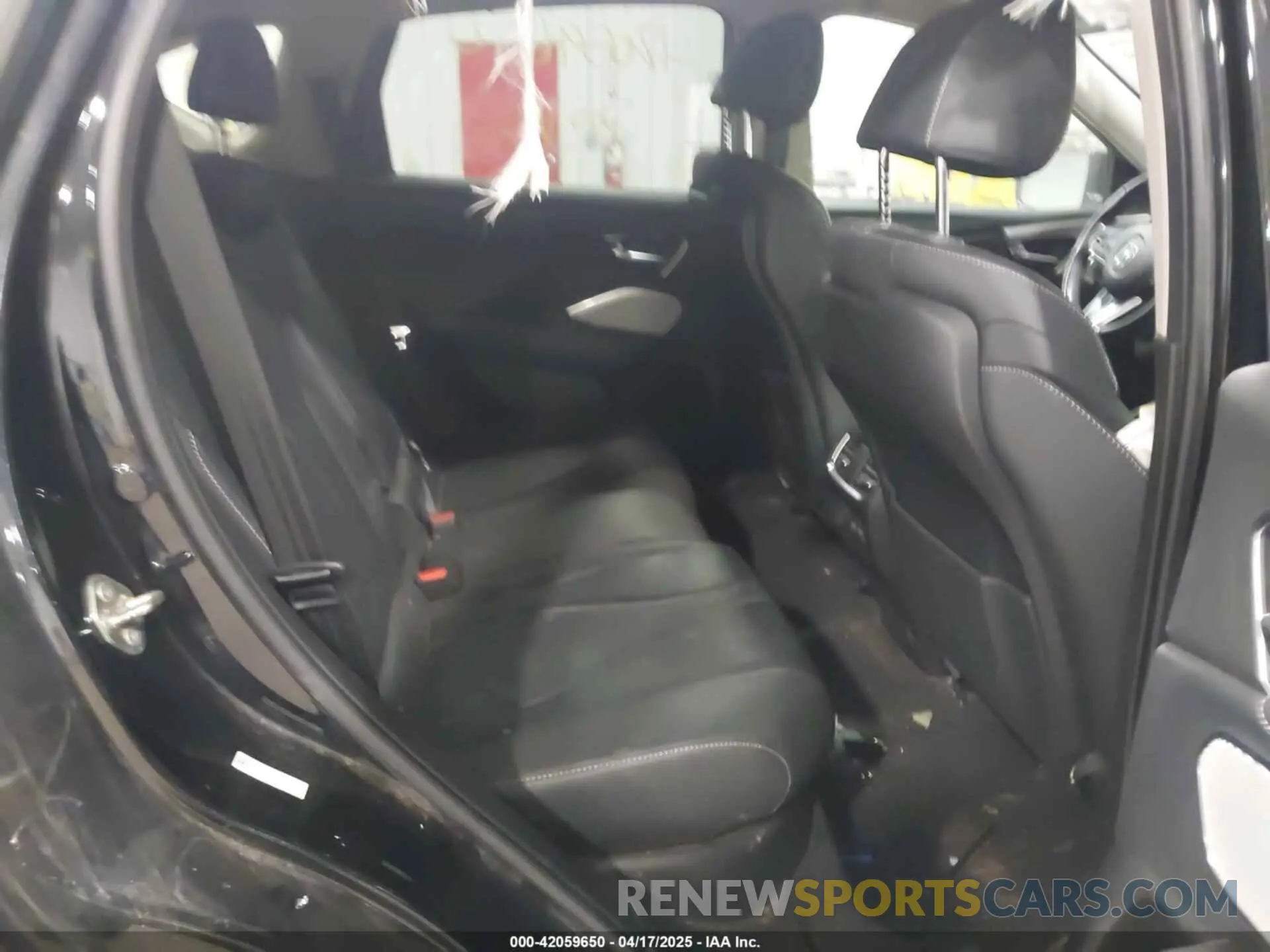 8 Photograph of a damaged car 5J8TC2H54LL008381 ACURA RDX 2020