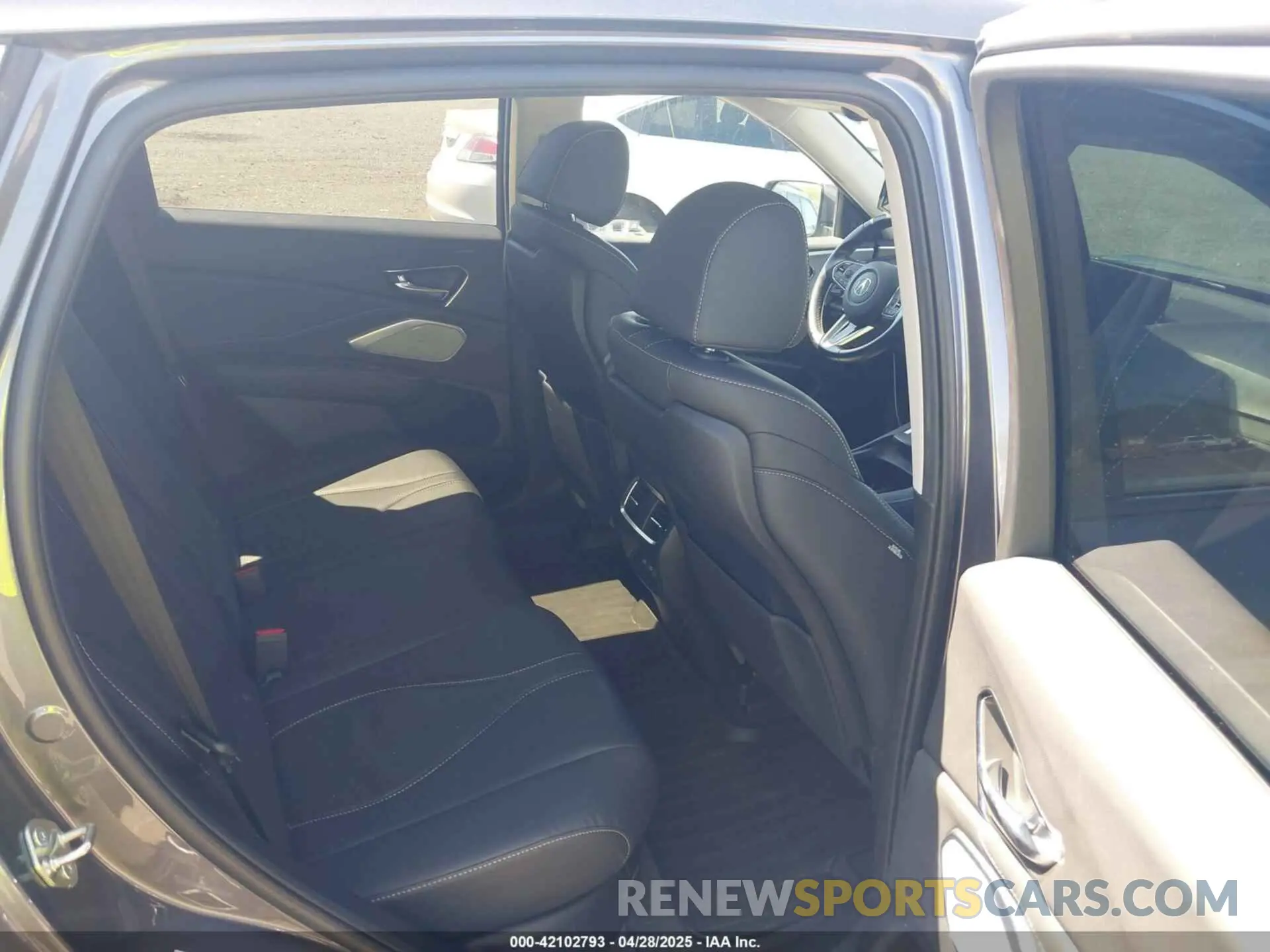 8 Photograph of a damaged car 5J8TC2H54LL019140 ACURA RDX 2020