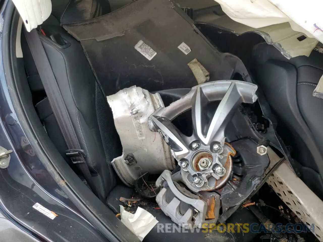 11 Photograph of a damaged car 5J8TC2H56LL007877 ACURA RDX 2020