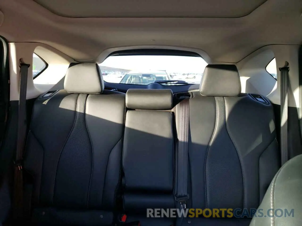 10 Photograph of a damaged car 5J8TC2H57LL015423 ACURA RDX 2020